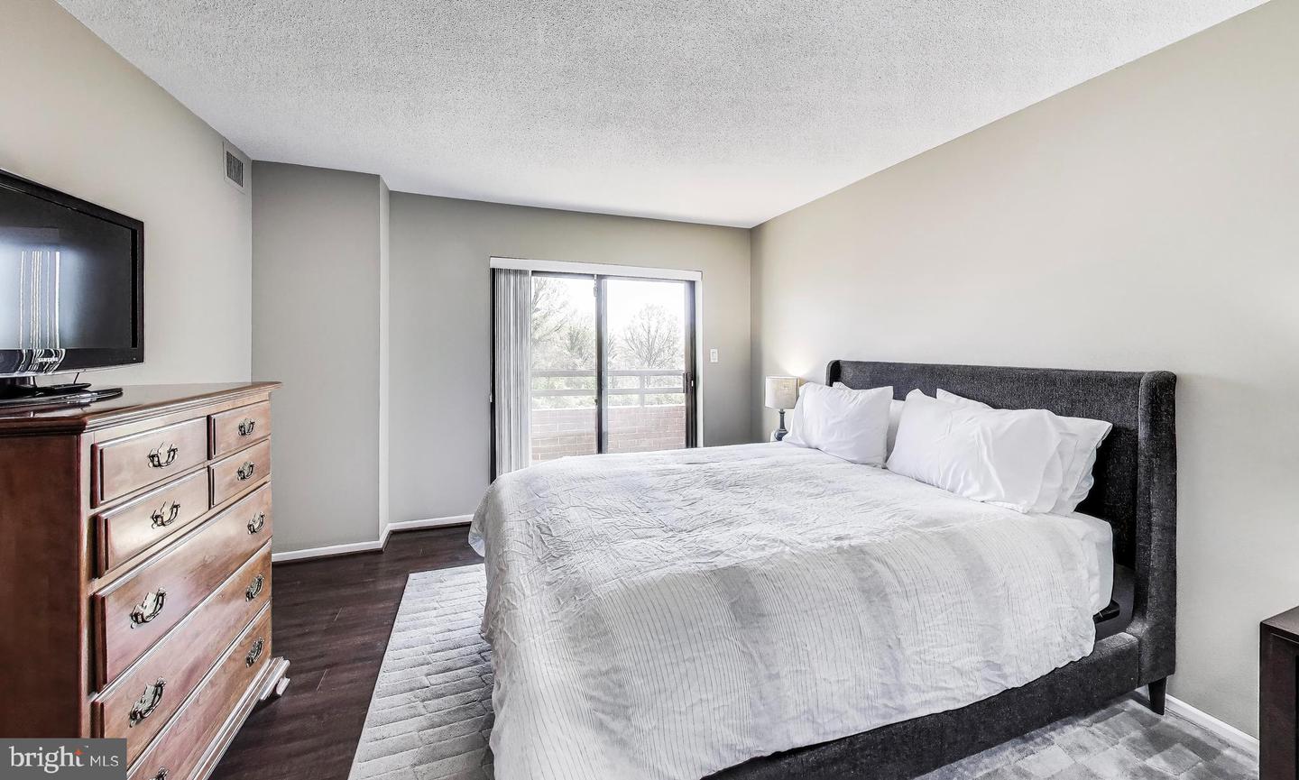 2111 WISCONSIN AVE NW #109, WASHINGTON, District Of Columbia 20007, 2 Bedrooms Bedrooms, ,2 BathroomsBathrooms,Residential,For sale,2111 WISCONSIN AVE NW #109,DCDC2208000 MLS # DCDC2208000