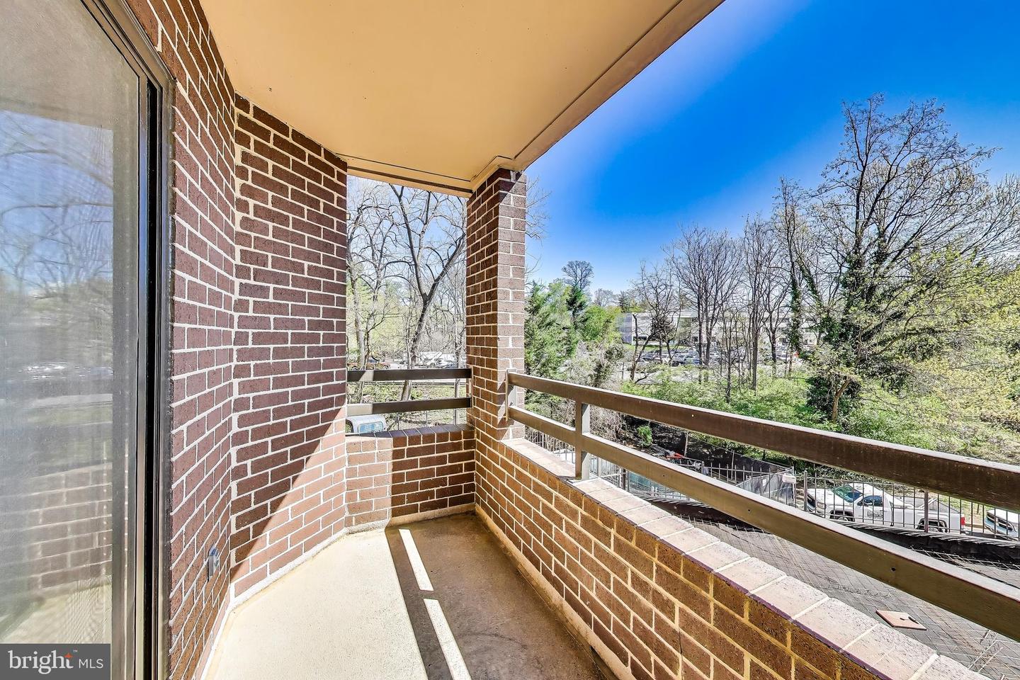 2111 WISCONSIN AVE NW #109, WASHINGTON, District Of Columbia 20007, 2 Bedrooms Bedrooms, ,2 BathroomsBathrooms,Residential,For sale,2111 WISCONSIN AVE NW #109,DCDC2208000 MLS # DCDC2208000