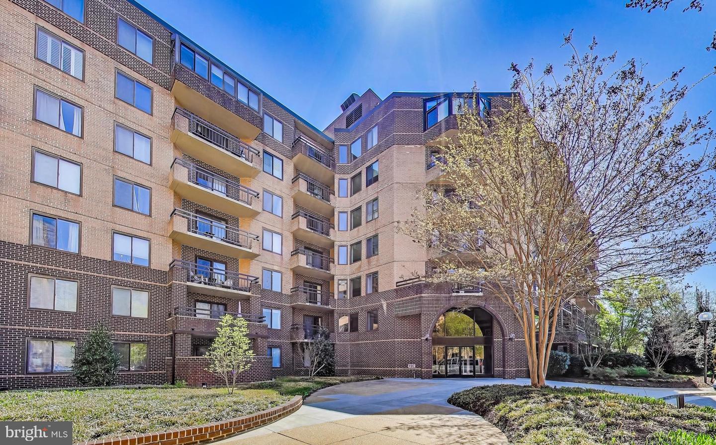 2111 WISCONSIN AVE NW #109, WASHINGTON, District Of Columbia 20007, 2 Bedrooms Bedrooms, ,2 BathroomsBathrooms,Residential,For sale,2111 WISCONSIN AVE NW #109,DCDC2208000 MLS # DCDC2208000