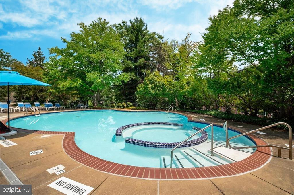 2111 WISCONSIN AVE NW #109, WASHINGTON, District Of Columbia 20007, 2 Bedrooms Bedrooms, ,2 BathroomsBathrooms,Residential,For sale,2111 WISCONSIN AVE NW #109,DCDC2208000 MLS # DCDC2208000