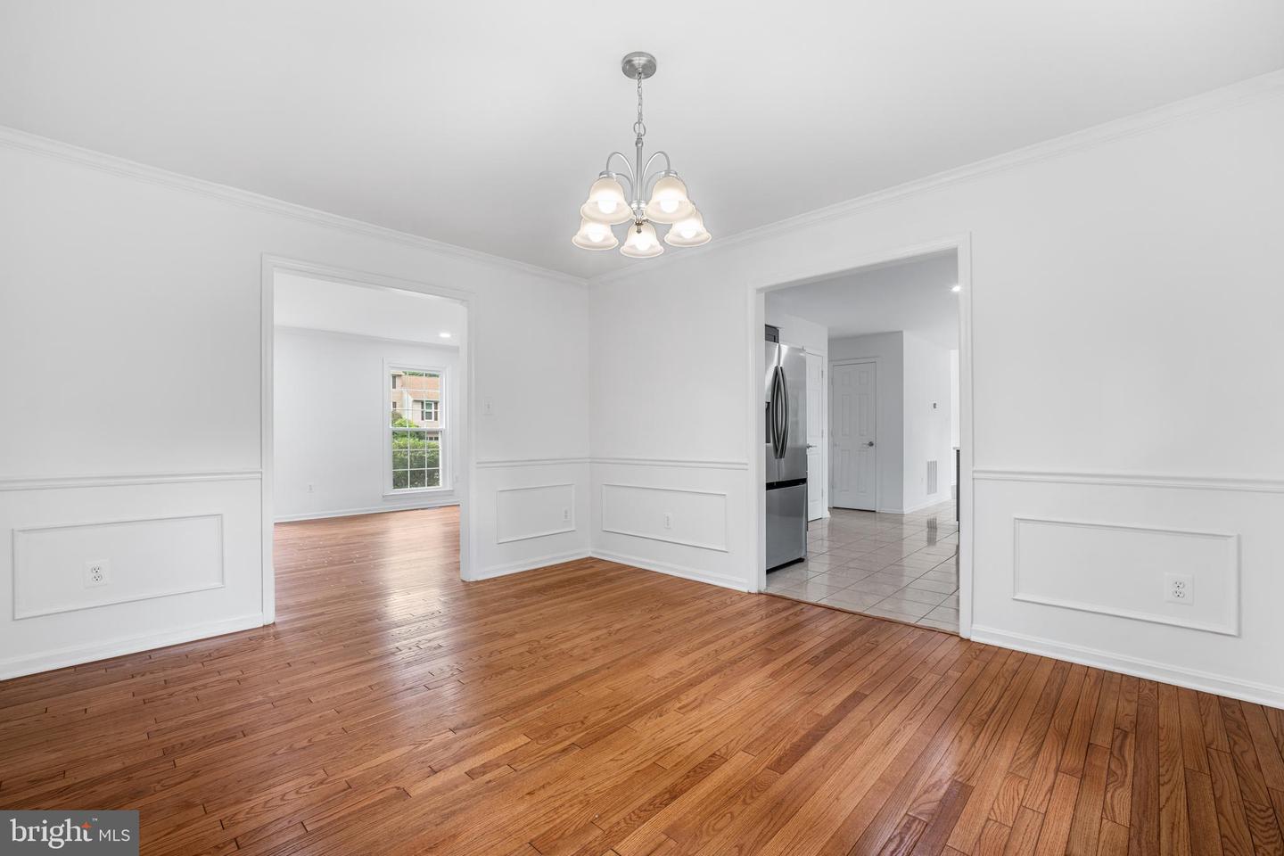 8007 SANDBURG CT, DUNN LORING, Virginia 22027, 4 Bedrooms Bedrooms, ,3 BathroomsBathrooms,Residential,For sale,8007 SANDBURG CT,VAFX2252260 MLS # VAFX2252260