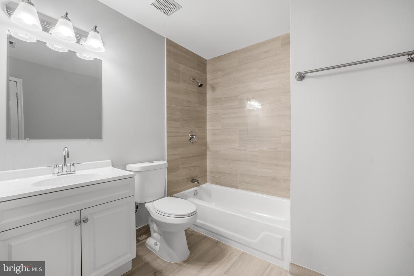 8007 SANDBURG CT, DUNN LORING, Virginia 22027, 4 Bedrooms Bedrooms, ,3 BathroomsBathrooms,Residential,For sale,8007 SANDBURG CT,VAFX2252260 MLS # VAFX2252260