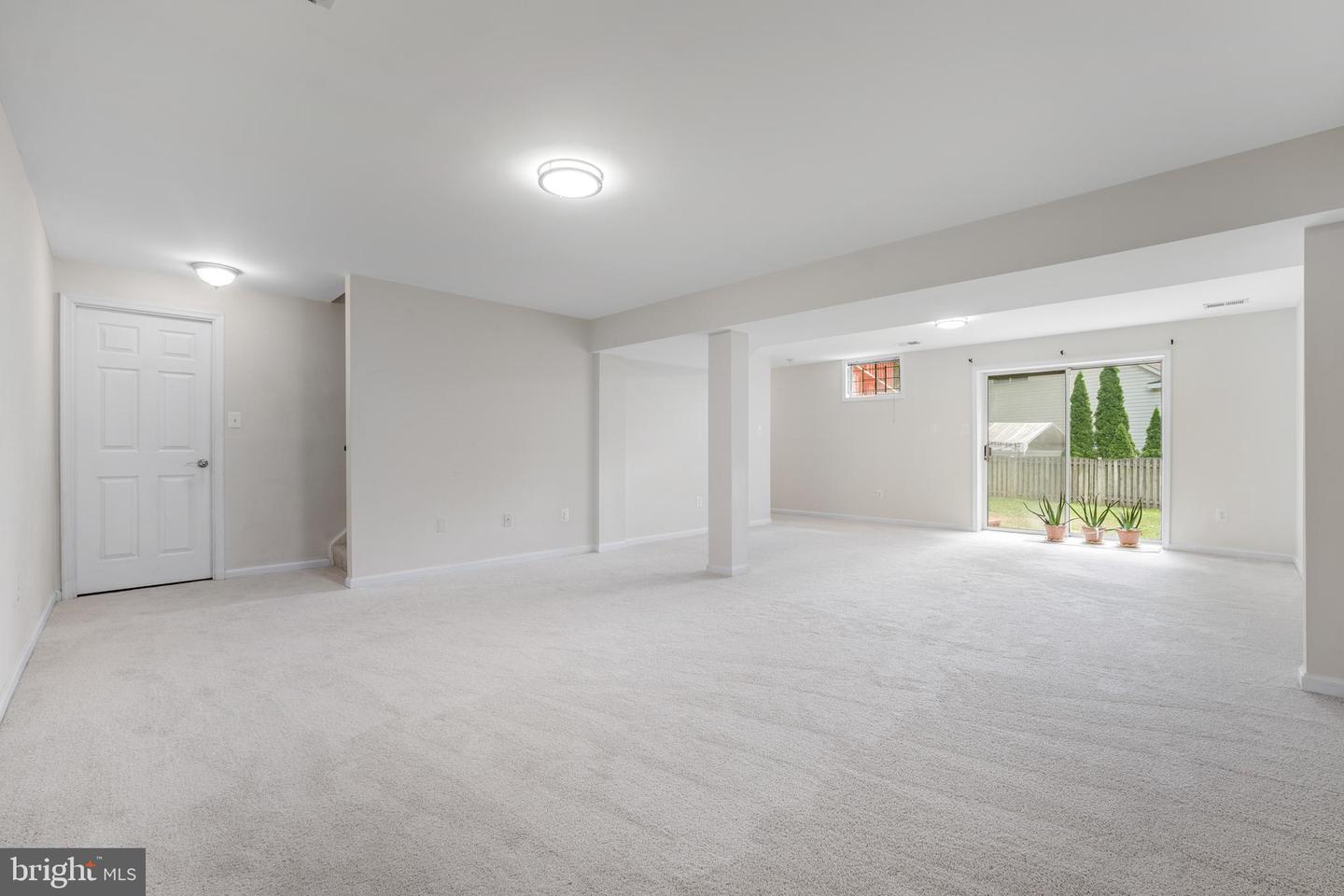 8007 SANDBURG CT, DUNN LORING, Virginia 22027, 4 Bedrooms Bedrooms, ,3 BathroomsBathrooms,Residential,For sale,8007 SANDBURG CT,VAFX2252260 MLS # VAFX2252260