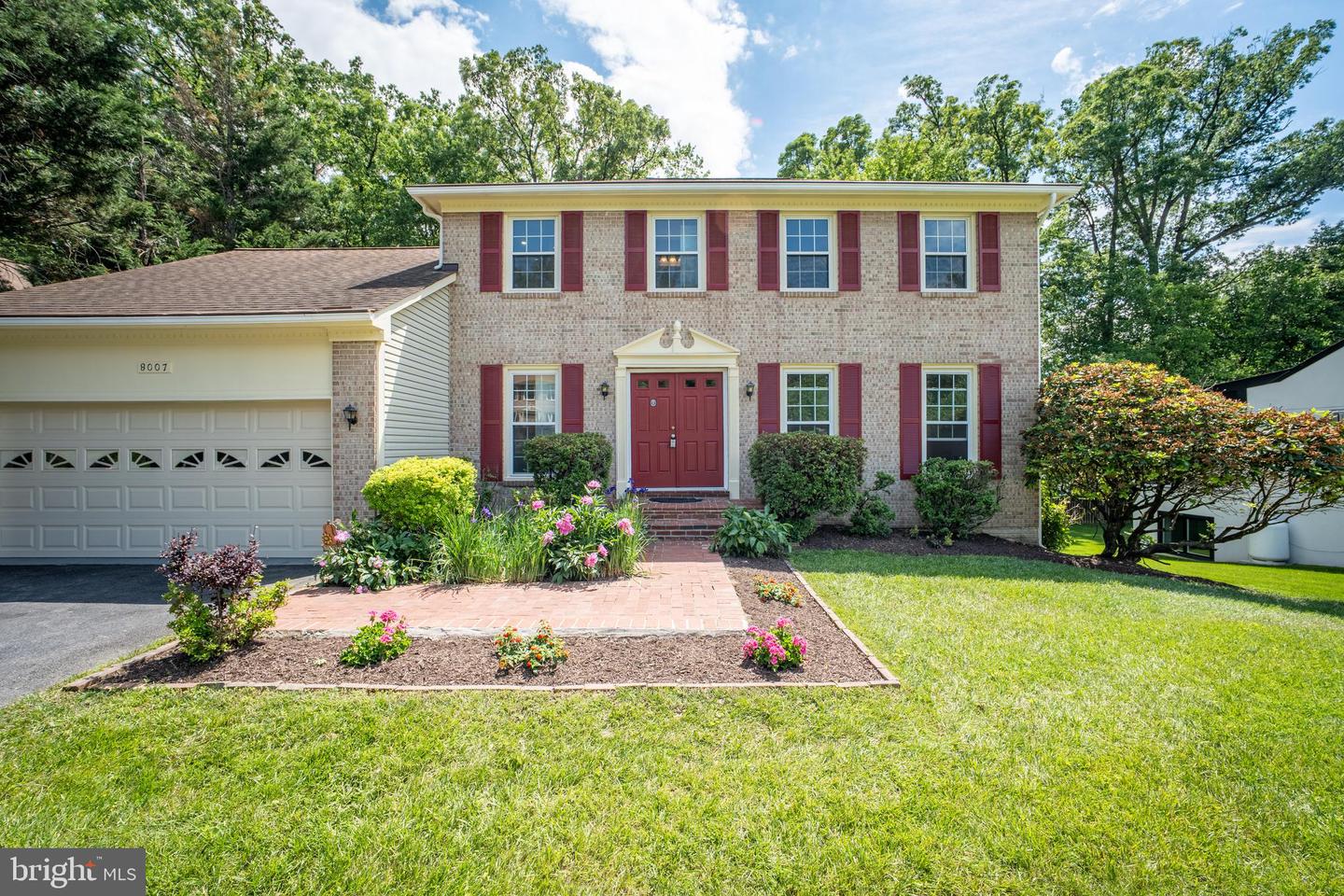 8007 SANDBURG CT, DUNN LORING, Virginia 22027, 4 Bedrooms Bedrooms, ,3 BathroomsBathrooms,Residential,For sale,8007 SANDBURG CT,VAFX2252260 MLS # VAFX2252260
