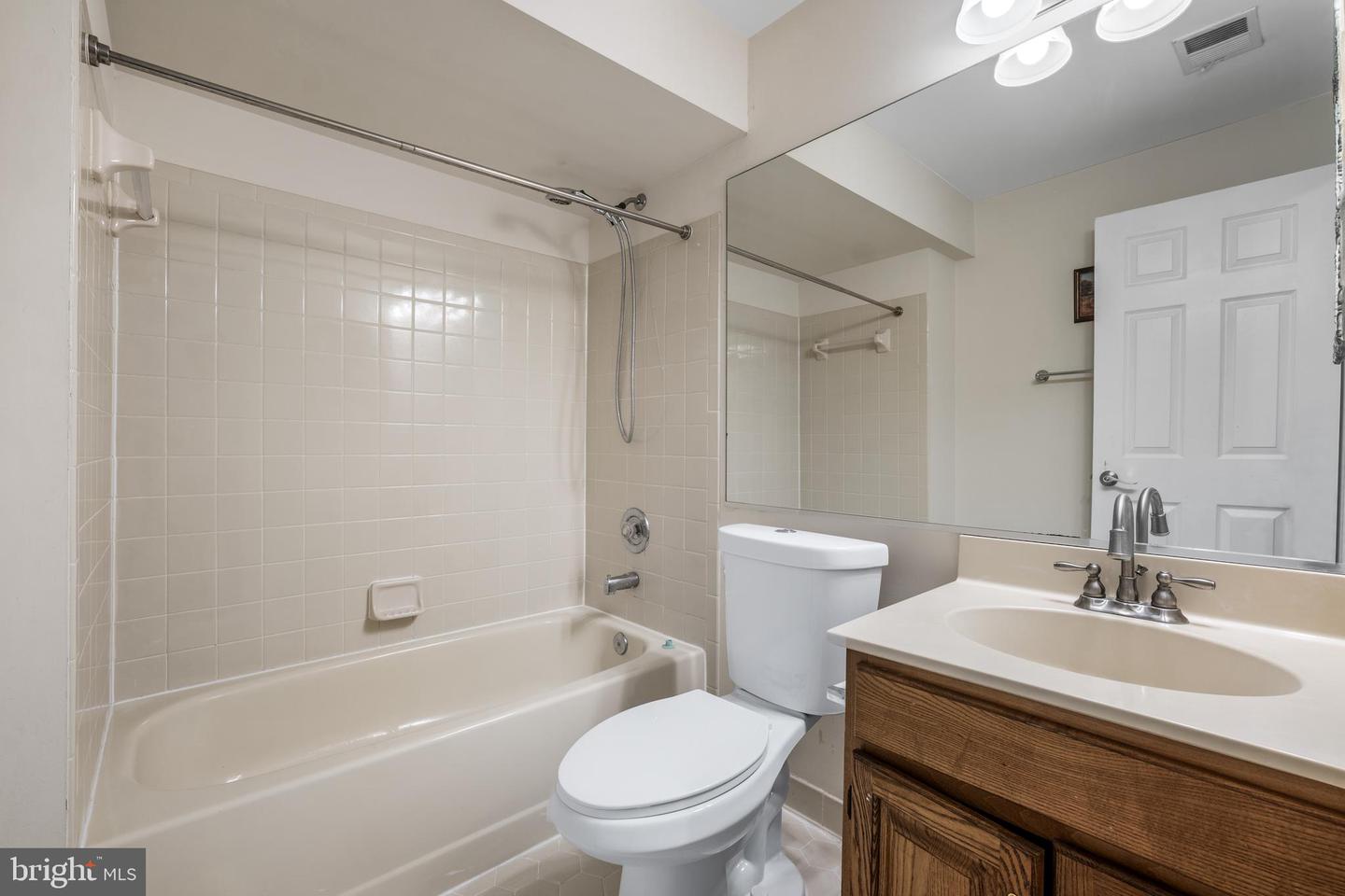 8007 SANDBURG CT, DUNN LORING, Virginia 22027, 4 Bedrooms Bedrooms, ,3 BathroomsBathrooms,Residential,For sale,8007 SANDBURG CT,VAFX2252260 MLS # VAFX2252260