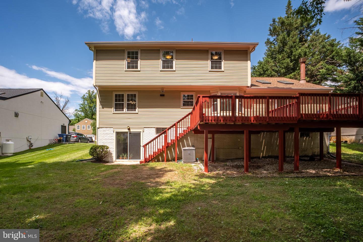 8007 SANDBURG CT, DUNN LORING, Virginia 22027, 4 Bedrooms Bedrooms, ,3 BathroomsBathrooms,Residential,For sale,8007 SANDBURG CT,VAFX2252260 MLS # VAFX2252260