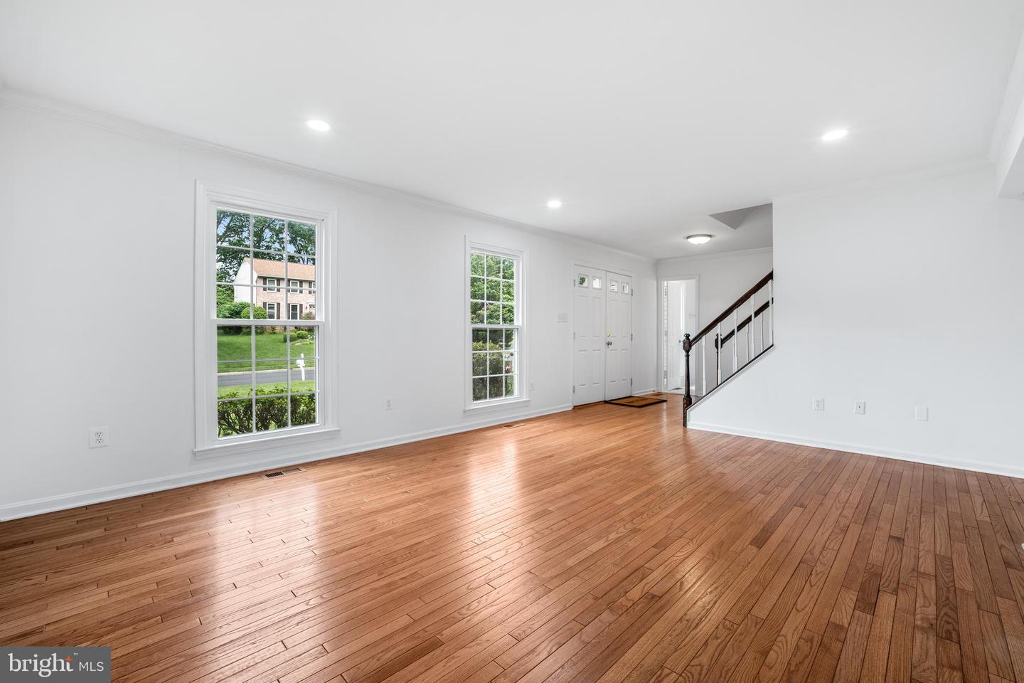 8007 SANDBURG CT, DUNN LORING, Virginia 22027, 4 Bedrooms Bedrooms, ,3 BathroomsBathrooms,Residential,For sale,8007 SANDBURG CT,VAFX2252260 MLS # VAFX2252260