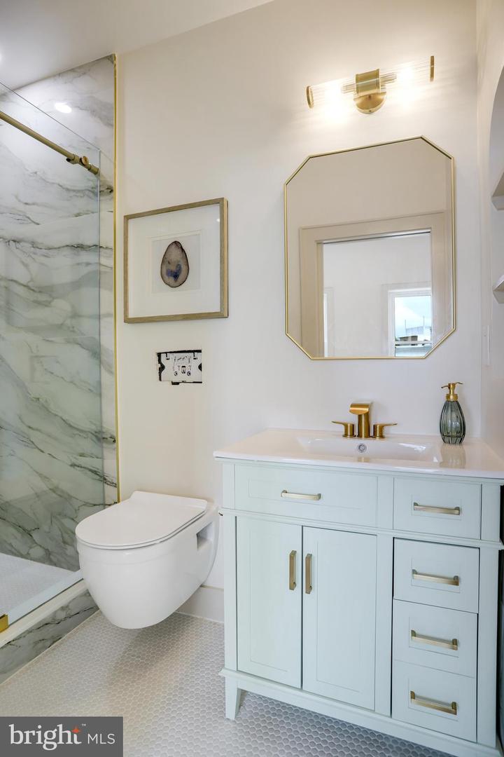 1421 DUNCAN ST NE, WASHINGTON, District Of Columbia 20002, 3 Bedrooms Bedrooms, ,2 BathroomsBathrooms,Residential,For sale,1421 DUNCAN ST NE,DCDC2208026 MLS # DCDC2208026