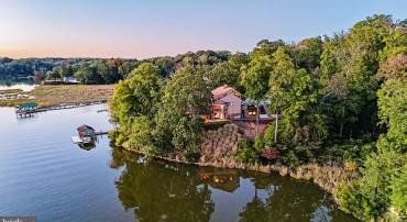 114 ARCHERS HOPE RD, WILLIAMSBURG, Virginia 23185, 4 Bedrooms Bedrooms, ,4 BathroomsBathrooms,Residential,For sale,114 ARCHERS HOPE RD,VAJC2000488 MLS # VAJC2000488