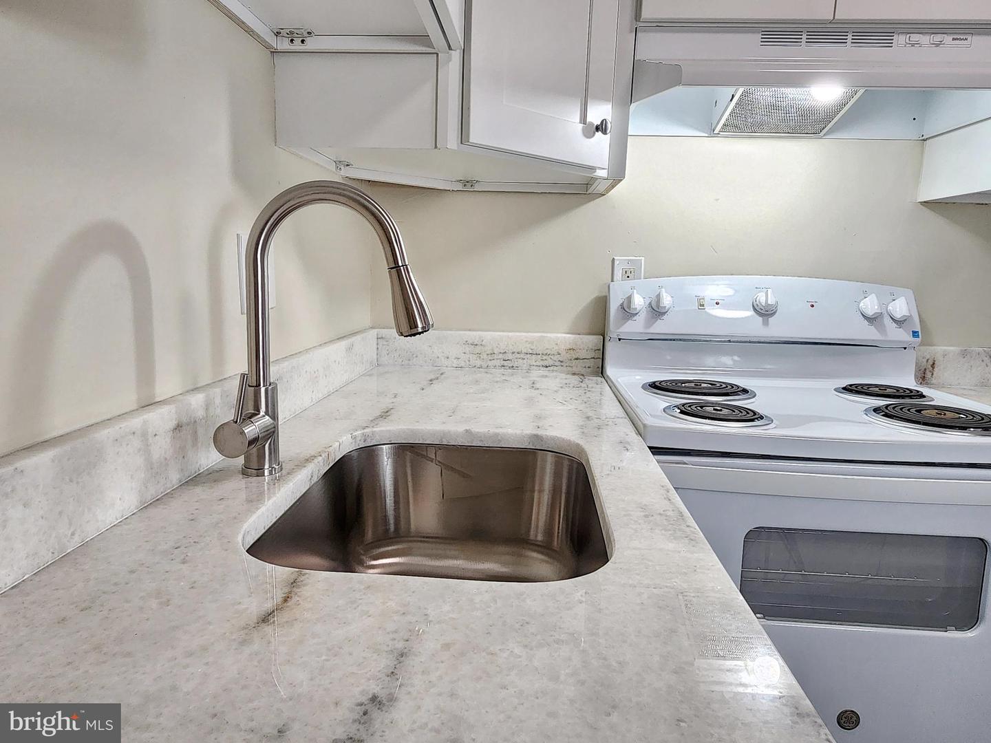 8688 VILLAGE SQUARE, ALEXANDRIA, Virginia 22309, 3 Bedrooms Bedrooms, ,1 BathroomBathrooms,Residential,For sale,8688 VILLAGE SQUARE,VAFX2252276 MLS # VAFX2252276