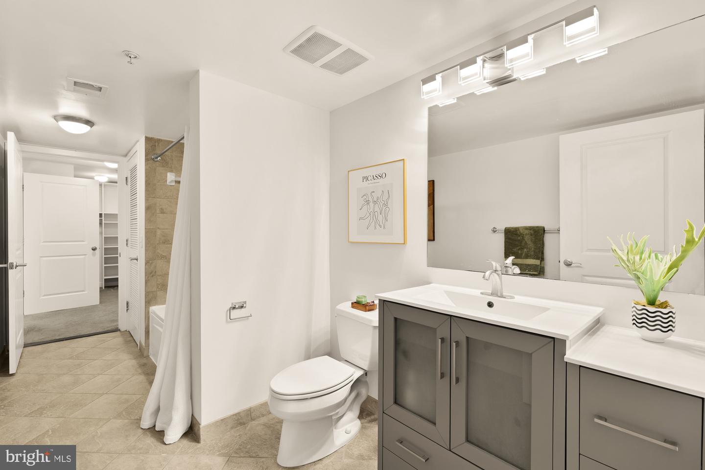 1117 10TH ST NW #413, WASHINGTON, District Of Columbia 20001, 1 Bedroom Bedrooms, ,1 BathroomBathrooms,Residential,For sale,1117 10TH ST NW #413,DCDC2208062 MLS # DCDC2208062