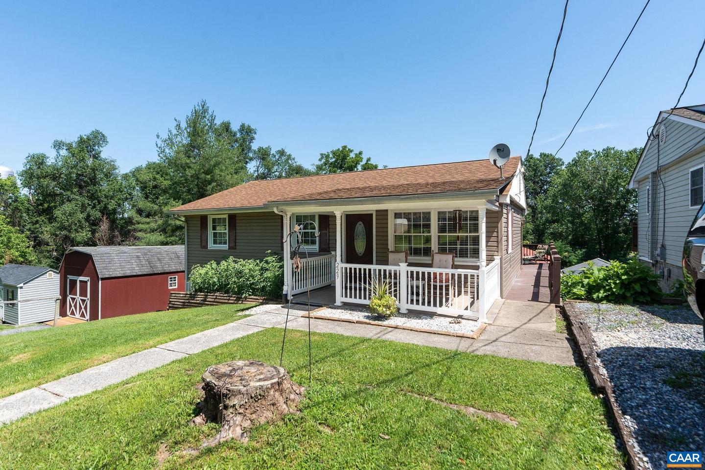 229 CAROLINA AVE, WAYNESBORO, Virginia 22980, 4 Bedrooms Bedrooms, ,2 BathroomsBathrooms,Residential,For sale,229 CAROLINA AVE,666171 MLS # 666171