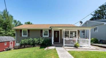 229 CAROLINA AVE, WAYNESBORO, Virginia 22980, 4 Bedrooms Bedrooms, ,2 BathroomsBathrooms,Residential,For sale,229 CAROLINA AVE,666171 MLS # 666171