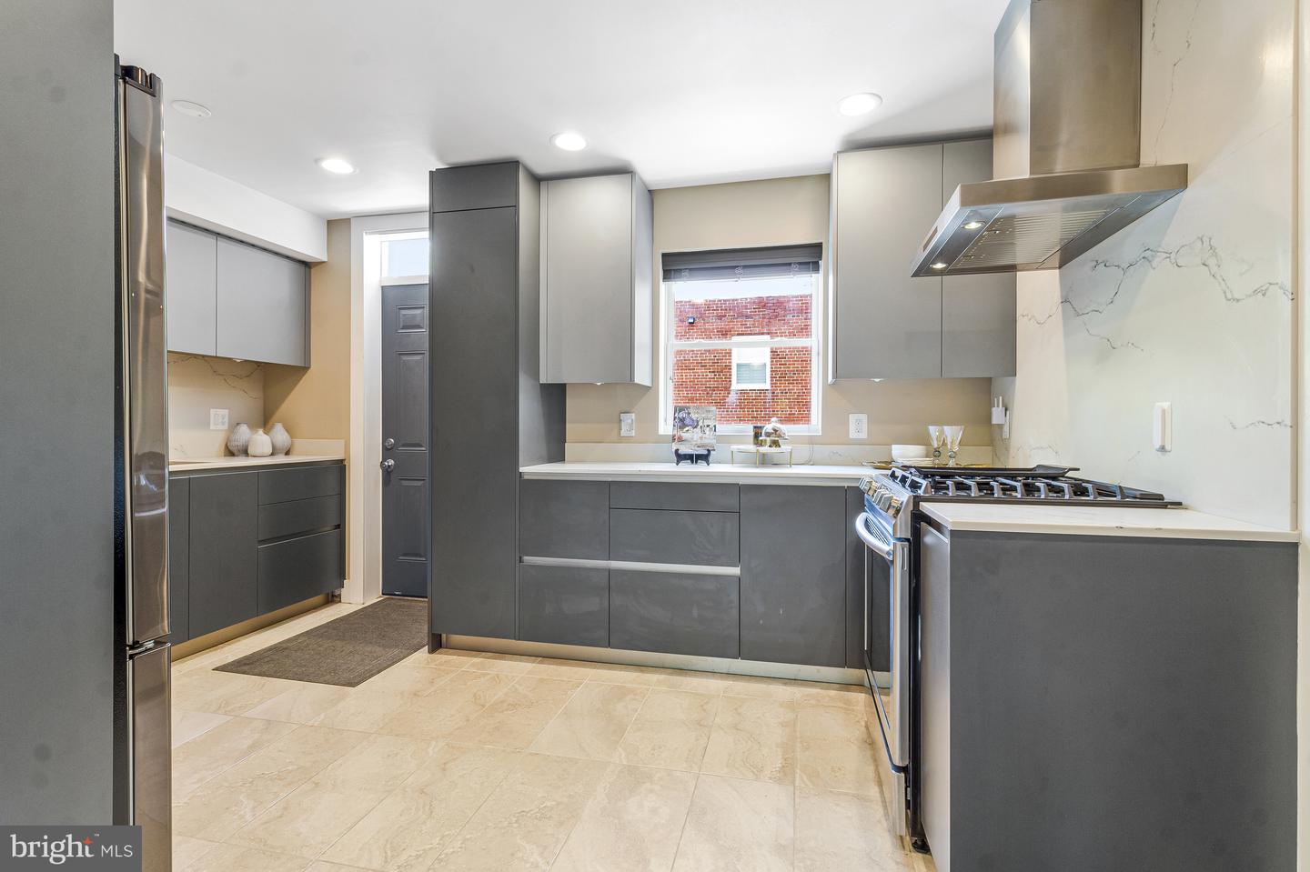 734 S ALFRED ST, ALEXANDRIA, Virginia 22314, 3 Bedrooms Bedrooms, ,2 BathroomsBathrooms,Residential,For sale,734 S ALFRED ST,VAAX2031002 MLS # VAAX2031002
