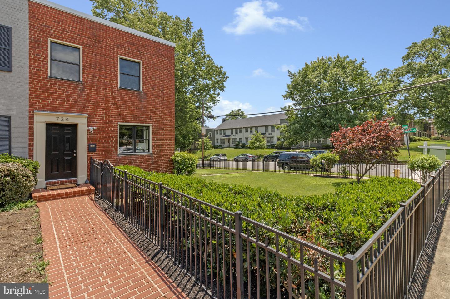 734 S ALFRED ST, ALEXANDRIA, Virginia 22314, 3 Bedrooms Bedrooms, ,2 BathroomsBathrooms,Residential,For sale,734 S ALFRED ST,VAAX2031002 MLS # VAAX2031002