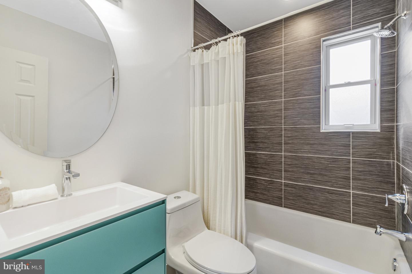 734 S ALFRED ST, ALEXANDRIA, Virginia 22314, 3 Bedrooms Bedrooms, ,2 BathroomsBathrooms,Residential,For sale,734 S ALFRED ST,VAAX2031002 MLS # VAAX2031002