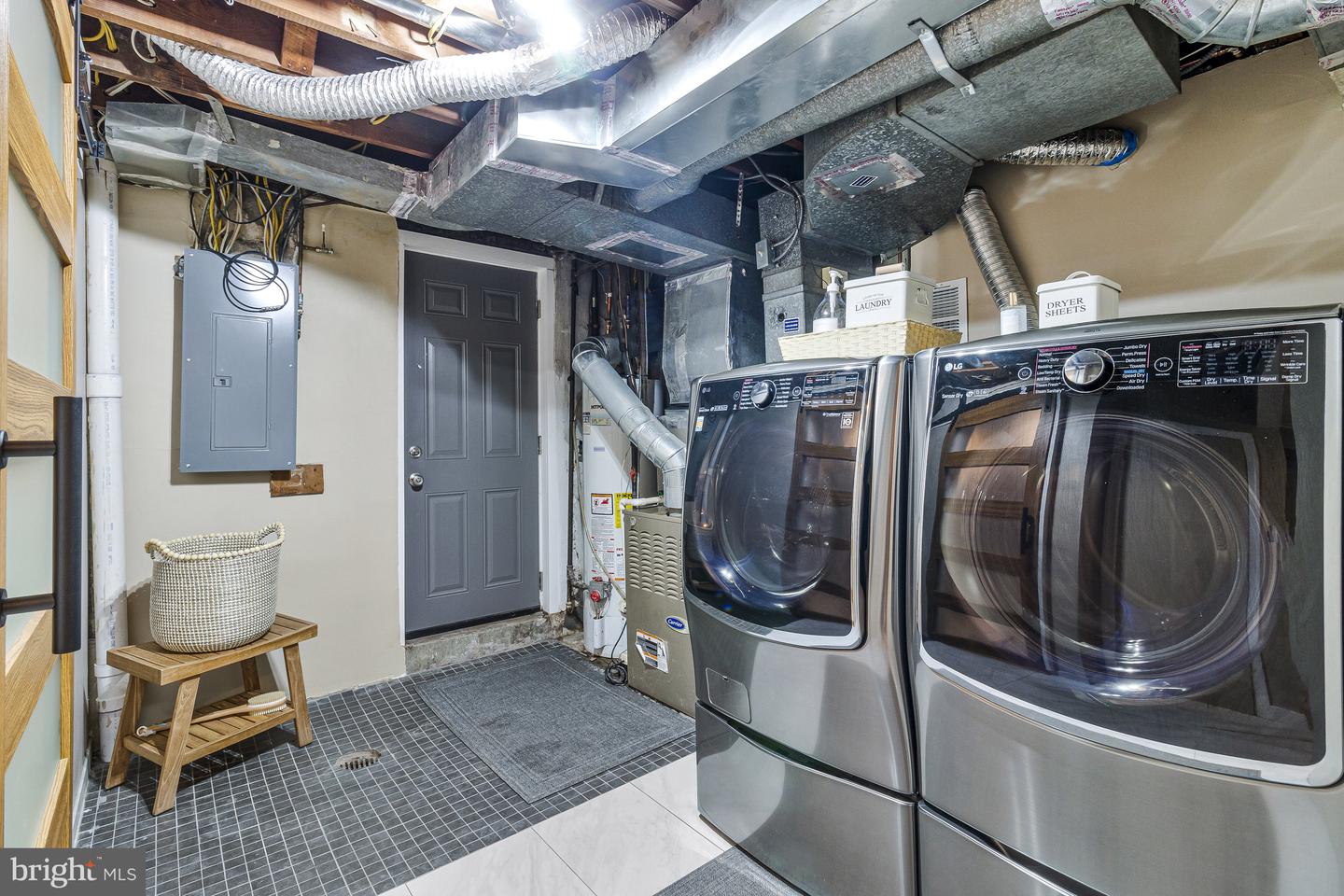 734 S ALFRED ST, ALEXANDRIA, Virginia 22314, 3 Bedrooms Bedrooms, ,2 BathroomsBathrooms,Residential,For sale,734 S ALFRED ST,VAAX2031002 MLS # VAAX2031002