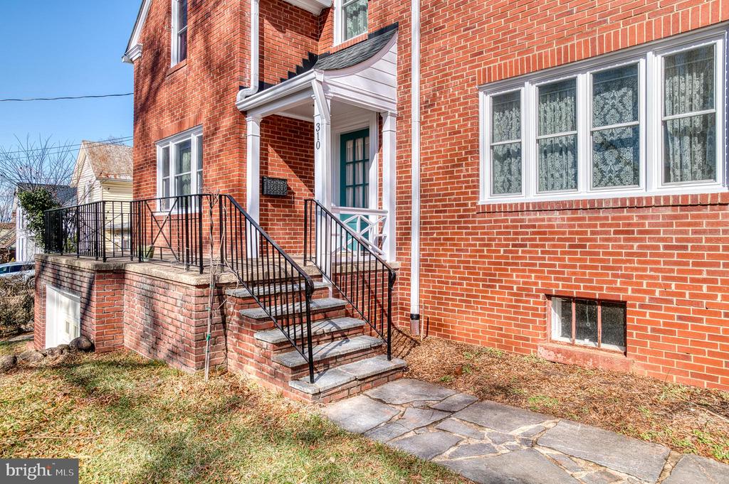 310 W ASHER ST, CULPEPER, Virginia 22701, 3 Bedrooms Bedrooms, ,2 BathroomsBathrooms,Residential,310 W ASHER ST,VACU2009786 MLS # VACU2009786