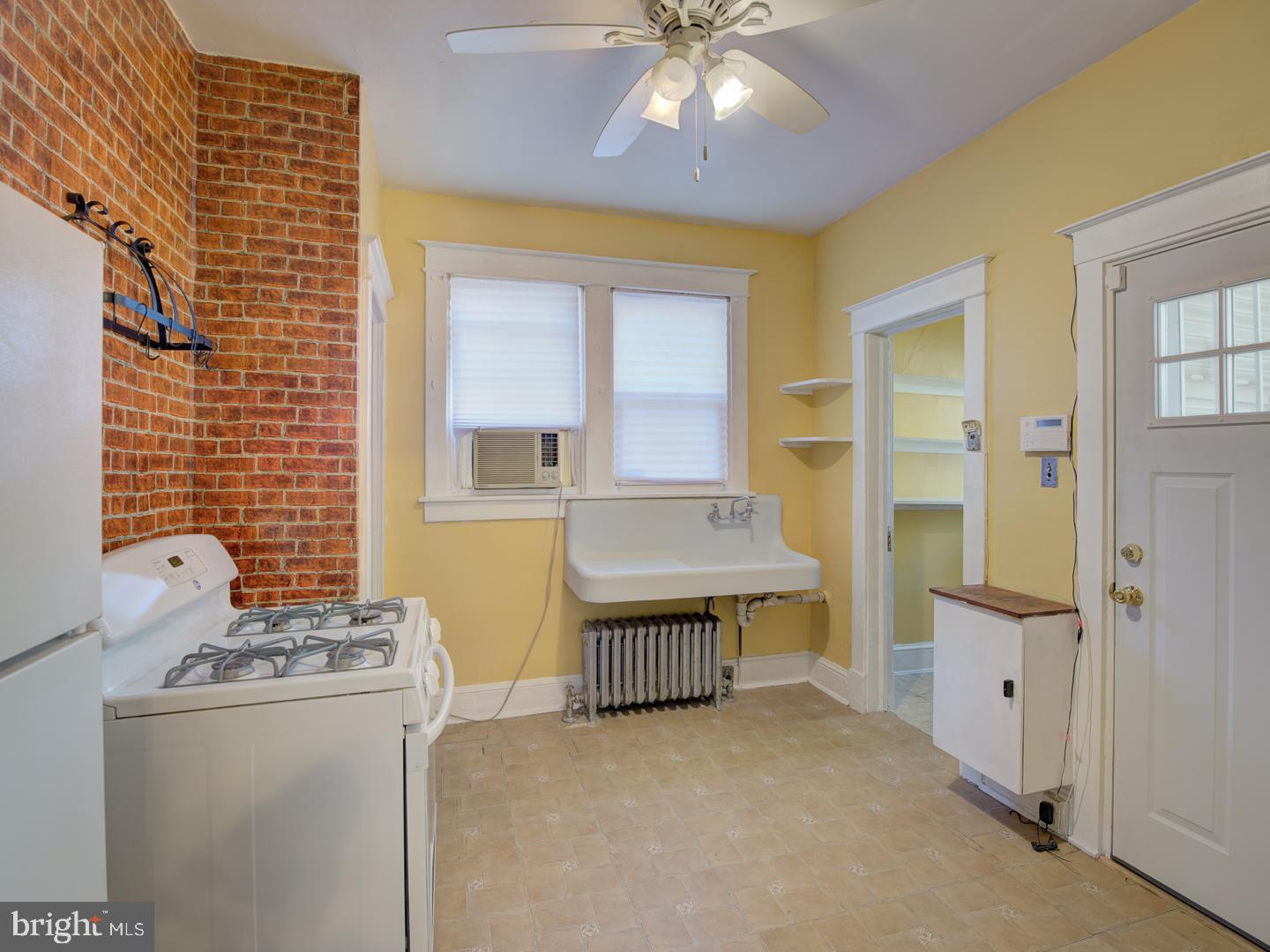 2826 EVARTS ST NE, WASHINGTON, District Of Columbia 20018, 3 Bedrooms Bedrooms, ,2 BathroomsBathrooms,Residential,For sale,2826 EVARTS ST NE,DCDC2166238 MLS # DCDC2166238