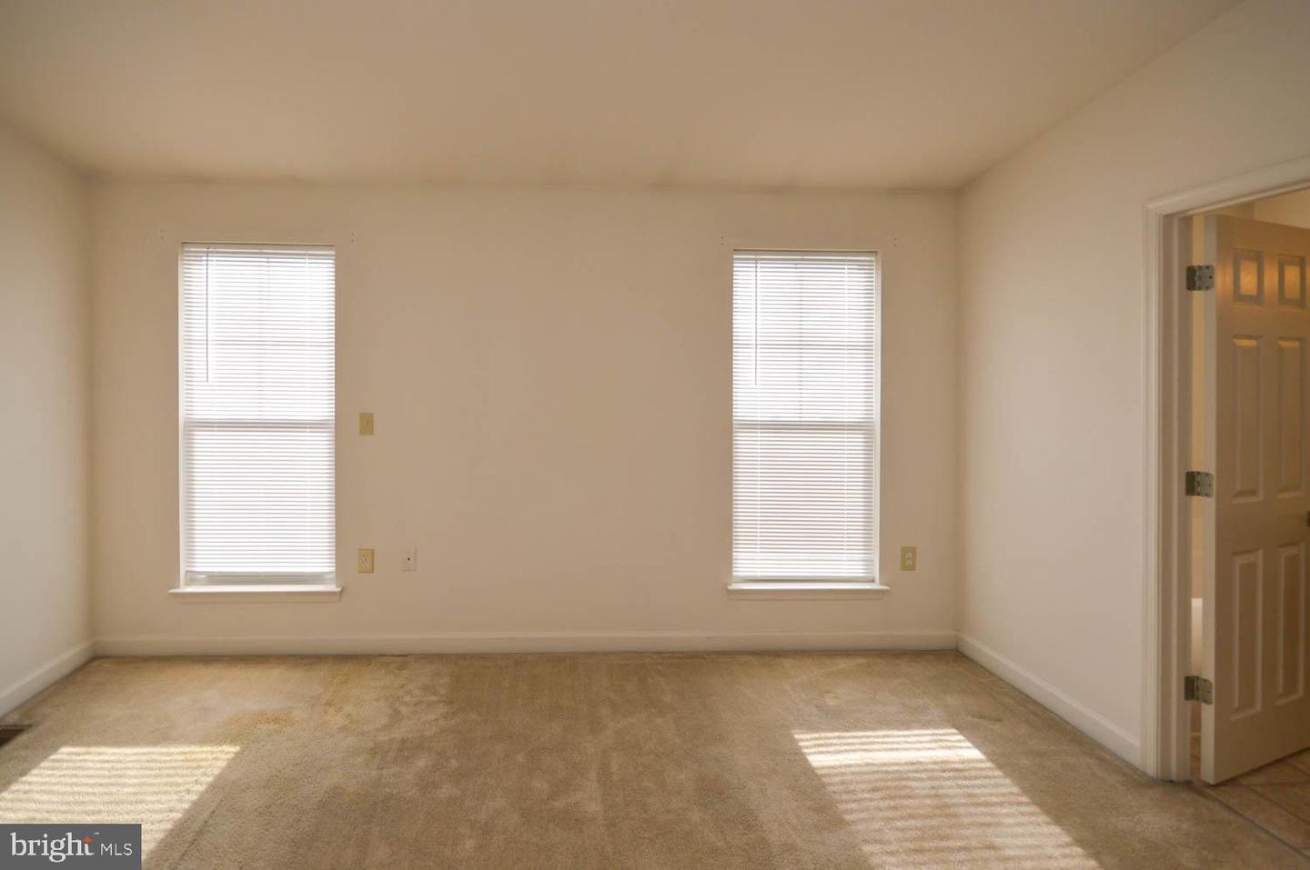 5017 IVORY WALTERS LN SE, WASHINGTON, District Of Columbia 20019, 3 Bedrooms Bedrooms, ,2 BathroomsBathrooms,Residential,For sale,5017 IVORY WALTERS LN SE,DCDC2170338 MLS # DCDC2170338