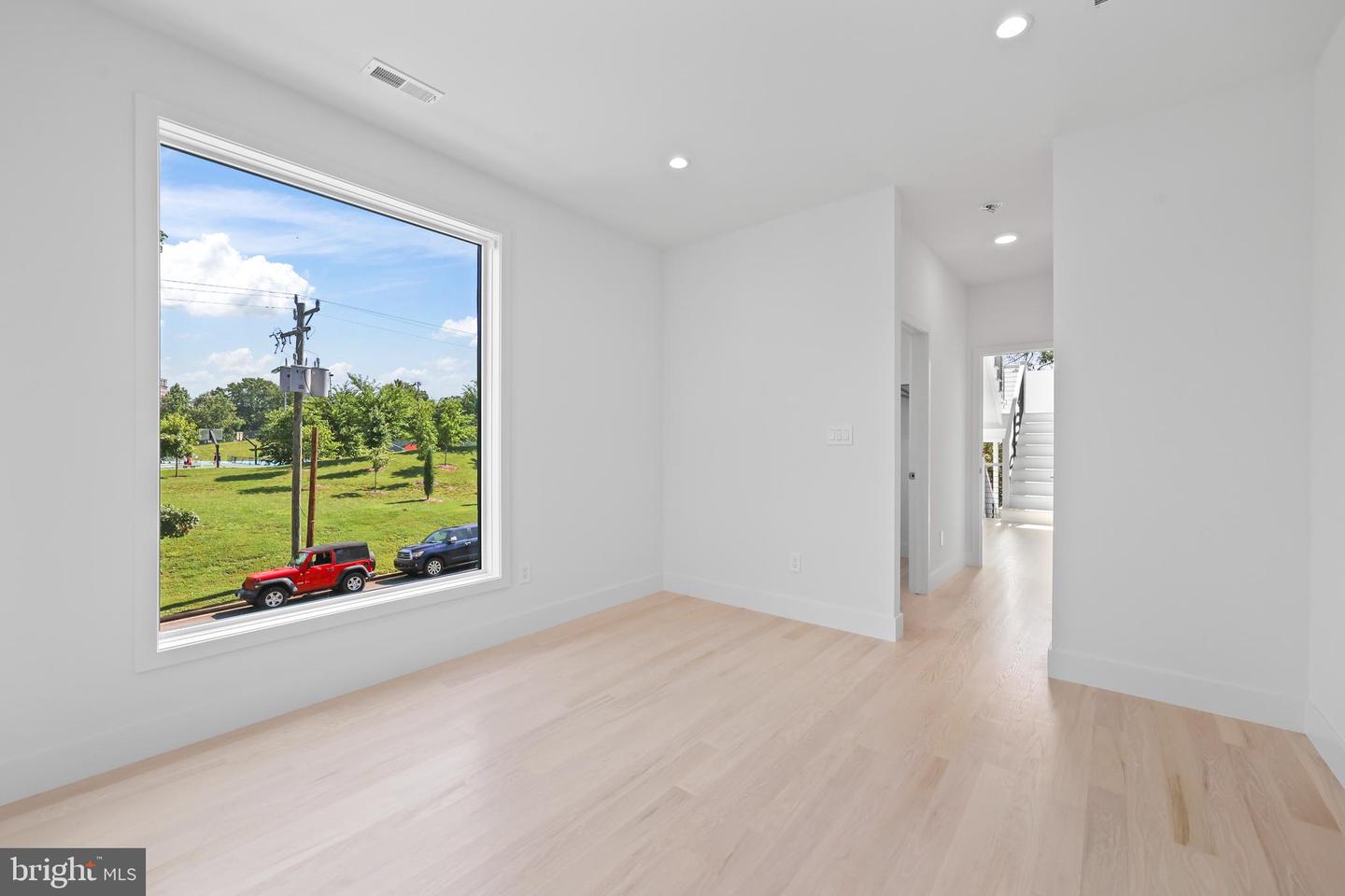 4810 3RD ST N, ARLINGTON, Virginia 22203, 6 Bedrooms Bedrooms, ,5 BathroomsBathrooms,Residential,For sale,4810 3RD ST N,VAAR2054070 MLS # VAAR2054070