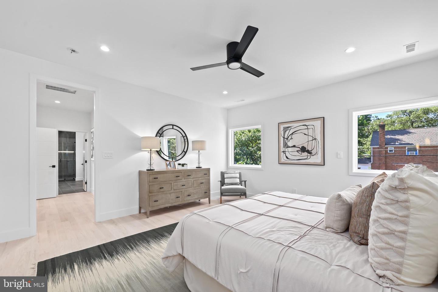 4810 3RD ST N, ARLINGTON, Virginia 22203, 6 Bedrooms Bedrooms, ,5 BathroomsBathrooms,Residential,For sale,4810 3RD ST N,VAAR2054070 MLS # VAAR2054070