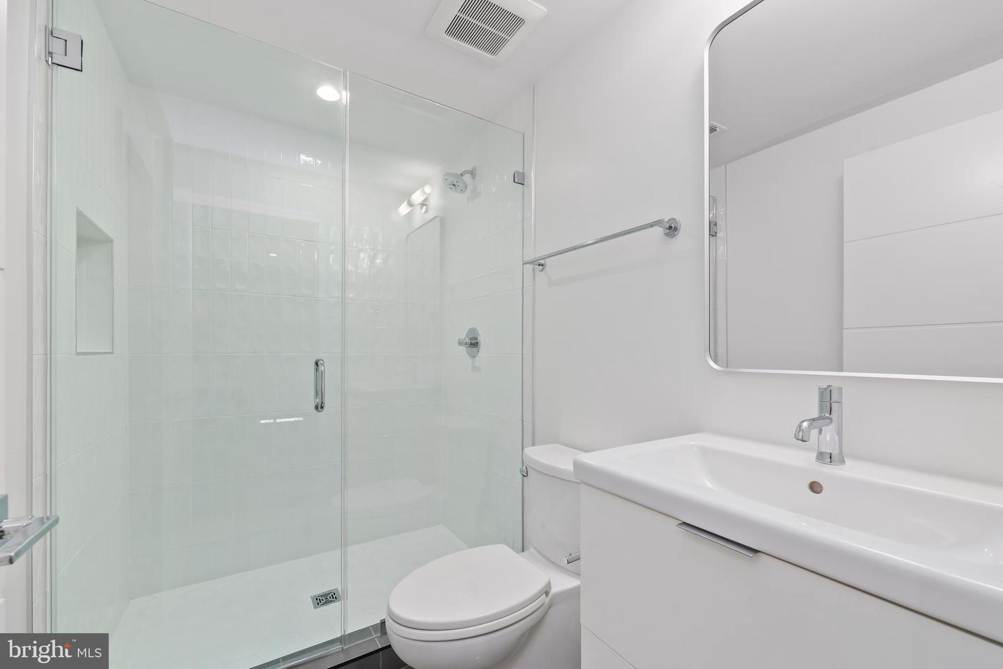 4810 3RD ST N, ARLINGTON, Virginia 22203, 6 Bedrooms Bedrooms, ,5 BathroomsBathrooms,Residential,For sale,4810 3RD ST N,VAAR2054070 MLS # VAAR2054070