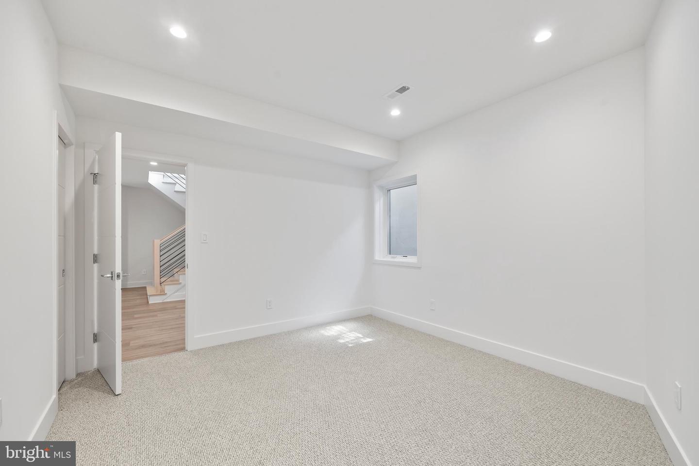 4810 3RD ST N, ARLINGTON, Virginia 22203, 6 Bedrooms Bedrooms, ,5 BathroomsBathrooms,Residential,For sale,4810 3RD ST N,VAAR2054070 MLS # VAAR2054070