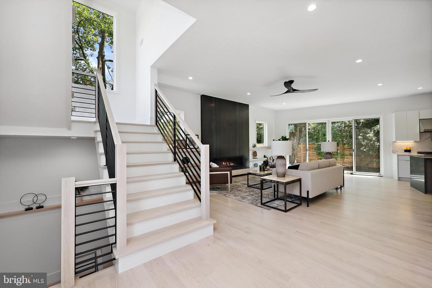 4810 3RD ST N, ARLINGTON, Virginia 22203, 6 Bedrooms Bedrooms, ,5 BathroomsBathrooms,Residential,For sale,4810 3RD ST N,VAAR2054070 MLS # VAAR2054070