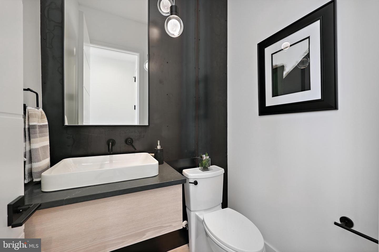 4810 3RD ST N, ARLINGTON, Virginia 22203, 6 Bedrooms Bedrooms, ,5 BathroomsBathrooms,Residential,For sale,4810 3RD ST N,VAAR2054070 MLS # VAAR2054070