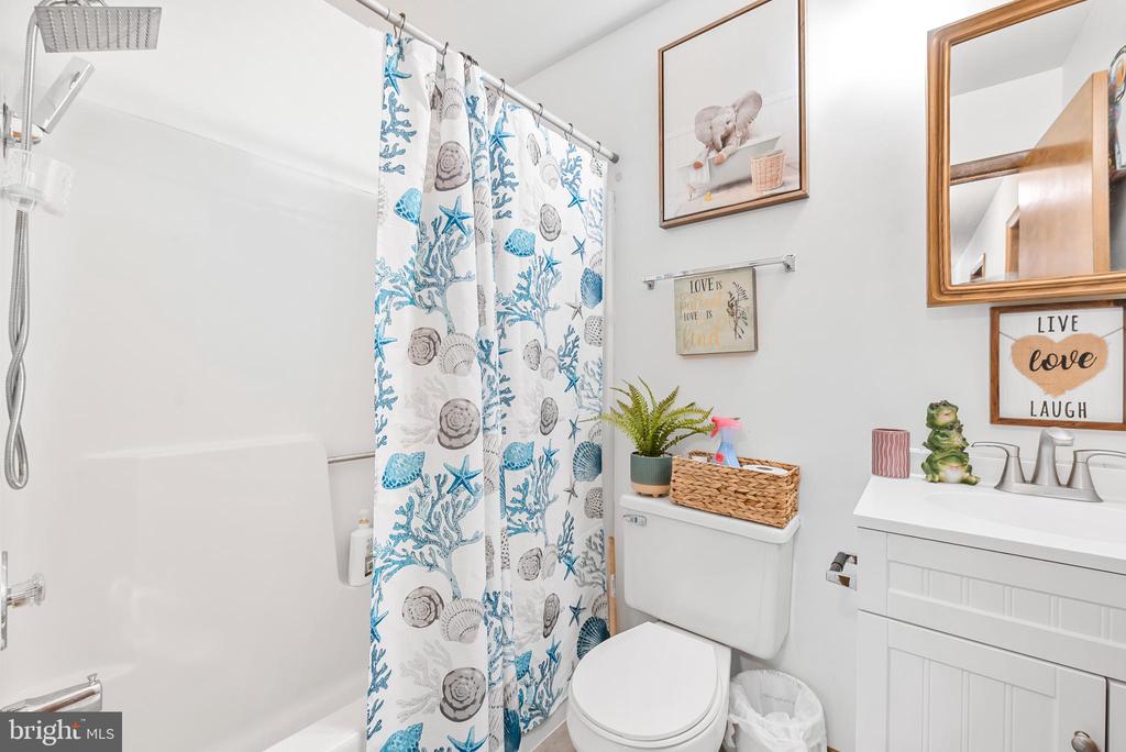 5129 PECAN DR, FREDERICKSBURG, Virginia 22407, 3 Bedrooms Bedrooms, ,2 BathroomsBathrooms,Residential,BREEZEWOOD,5129 PECAN DR,VASP2033308 MLS # VASP2033308