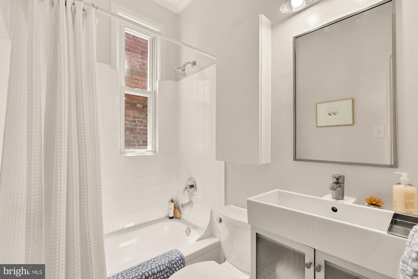 121 KENTUCKY AVE SE, WASHINGTON, District Of Columbia 20003, 3 Bedrooms Bedrooms, ,2 BathroomsBathrooms,Residential,For sale,121 KENTUCKY AVE SE,DCDC2188260 MLS # DCDC2188260