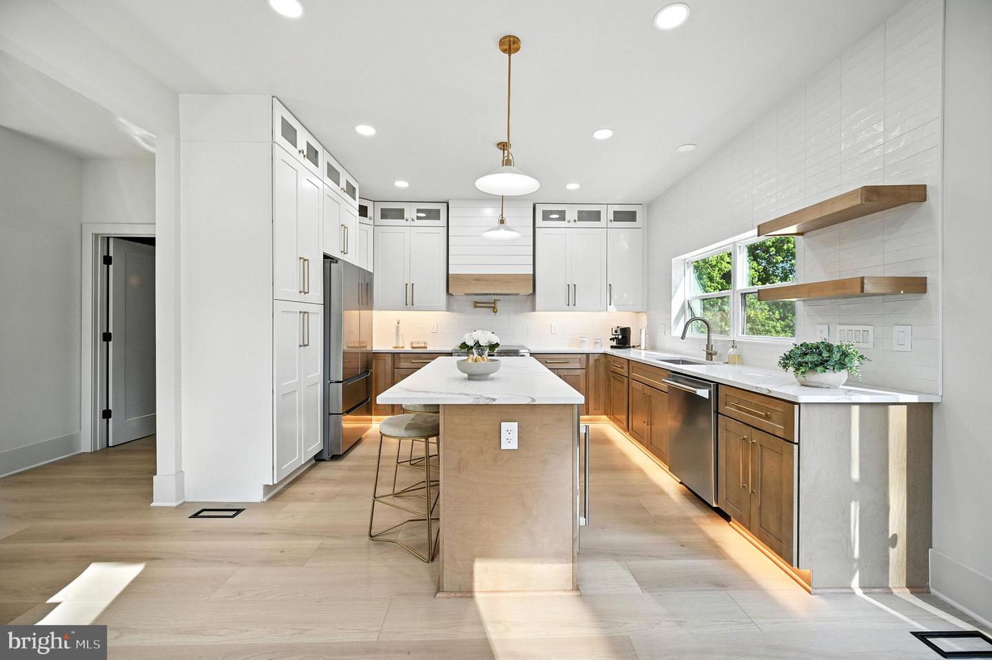 2809 MEMORIAL ST, ALEXANDRIA, Virginia 22306, 5 Bedrooms Bedrooms, ,4 BathroomsBathrooms,Residential,For sale,2809 MEMORIAL ST,VAFX2225708 MLS # VAFX2225708