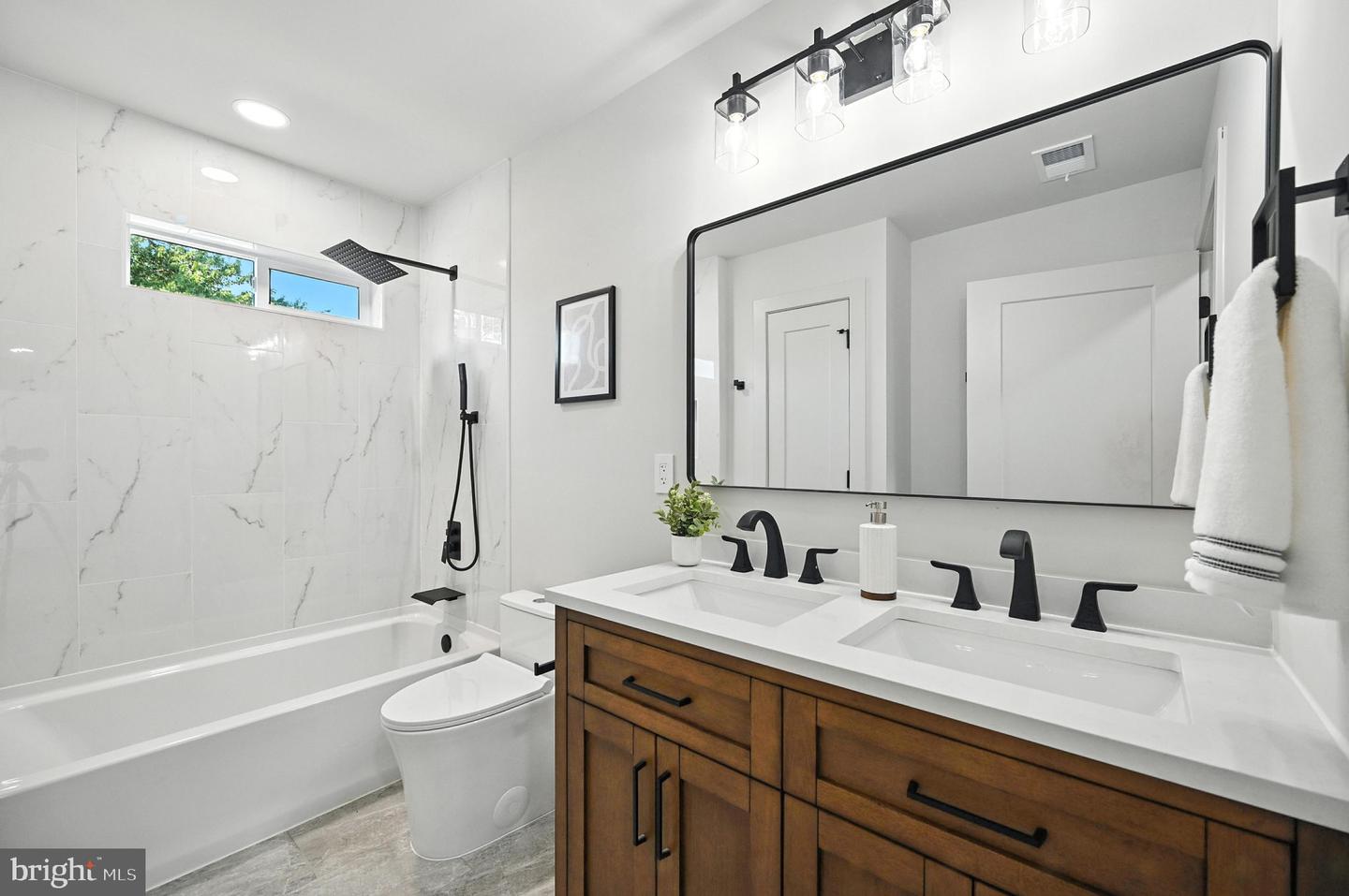2809 MEMORIAL ST, ALEXANDRIA, Virginia 22306, 5 Bedrooms Bedrooms, ,4 BathroomsBathrooms,Residential,For sale,2809 MEMORIAL ST,VAFX2225708 MLS # VAFX2225708