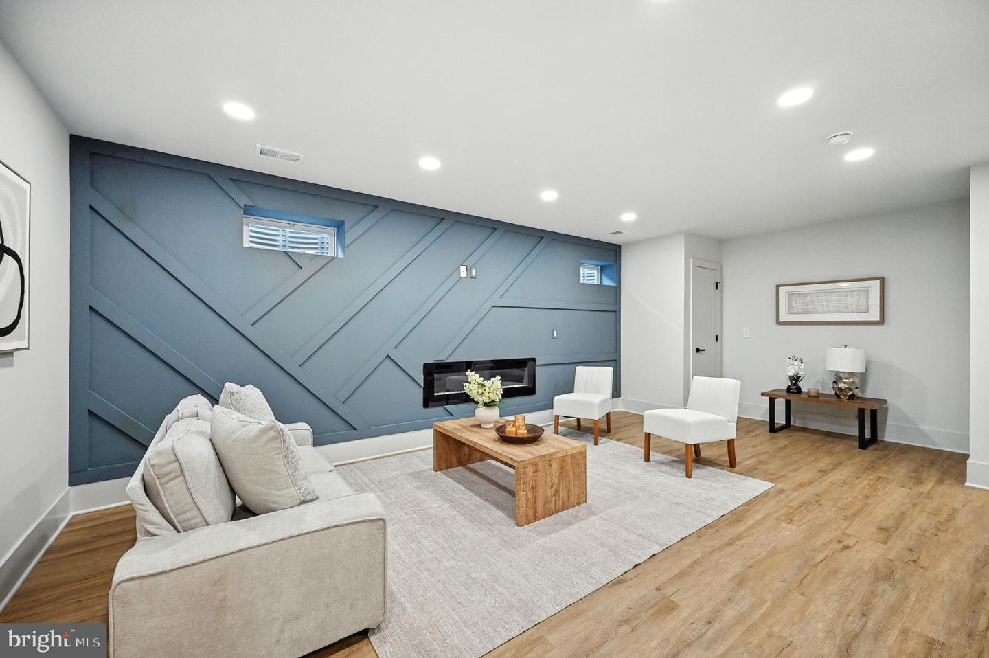 2809 MEMORIAL ST, ALEXANDRIA, Virginia 22306, 5 Bedrooms Bedrooms, ,4 BathroomsBathrooms,Residential,For sale,2809 MEMORIAL ST,VAFX2225708 MLS # VAFX2225708