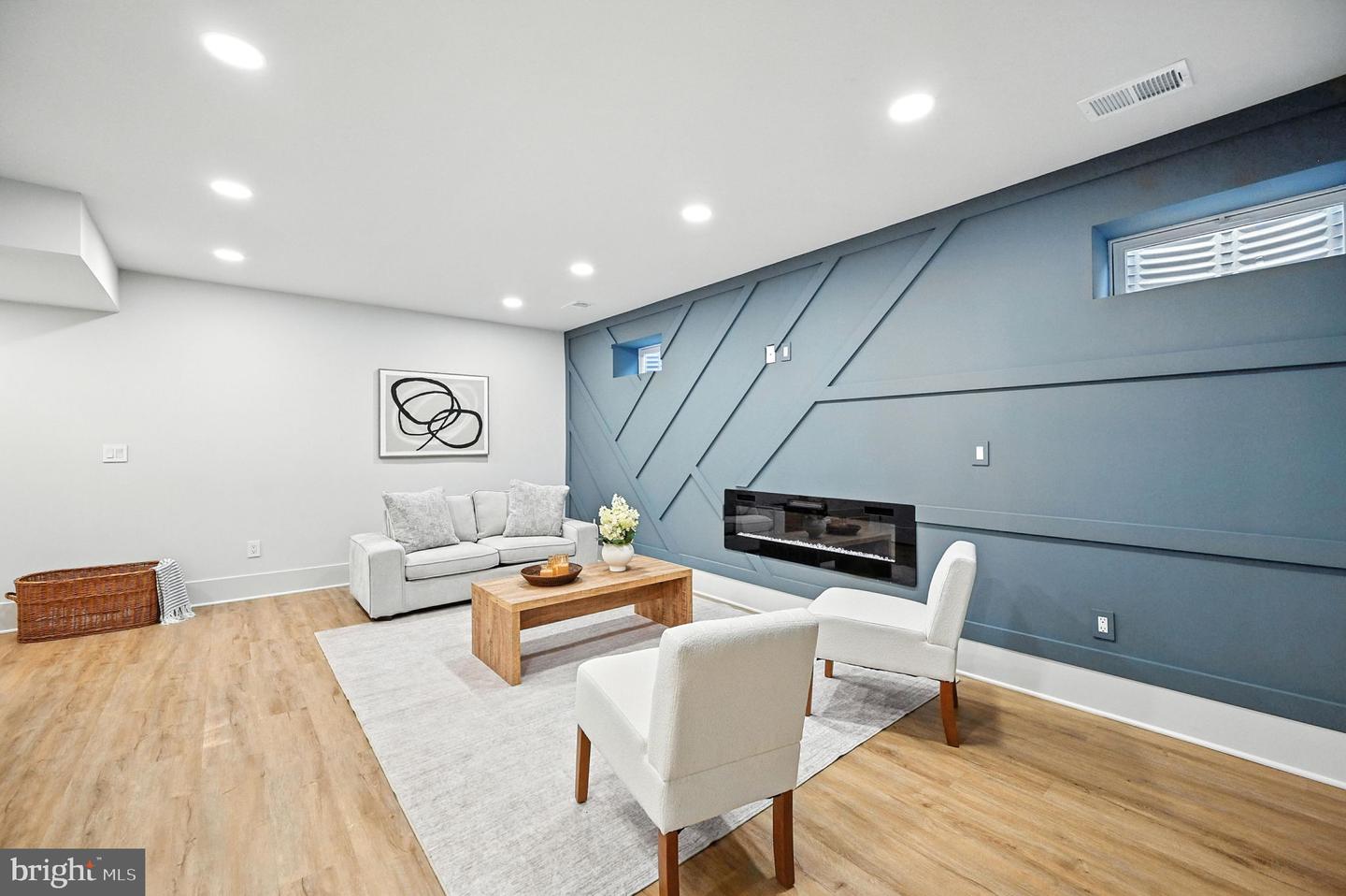 2809 MEMORIAL ST, ALEXANDRIA, Virginia 22306, 5 Bedrooms Bedrooms, ,4 BathroomsBathrooms,Residential,For sale,2809 MEMORIAL ST,VAFX2225708 MLS # VAFX2225708