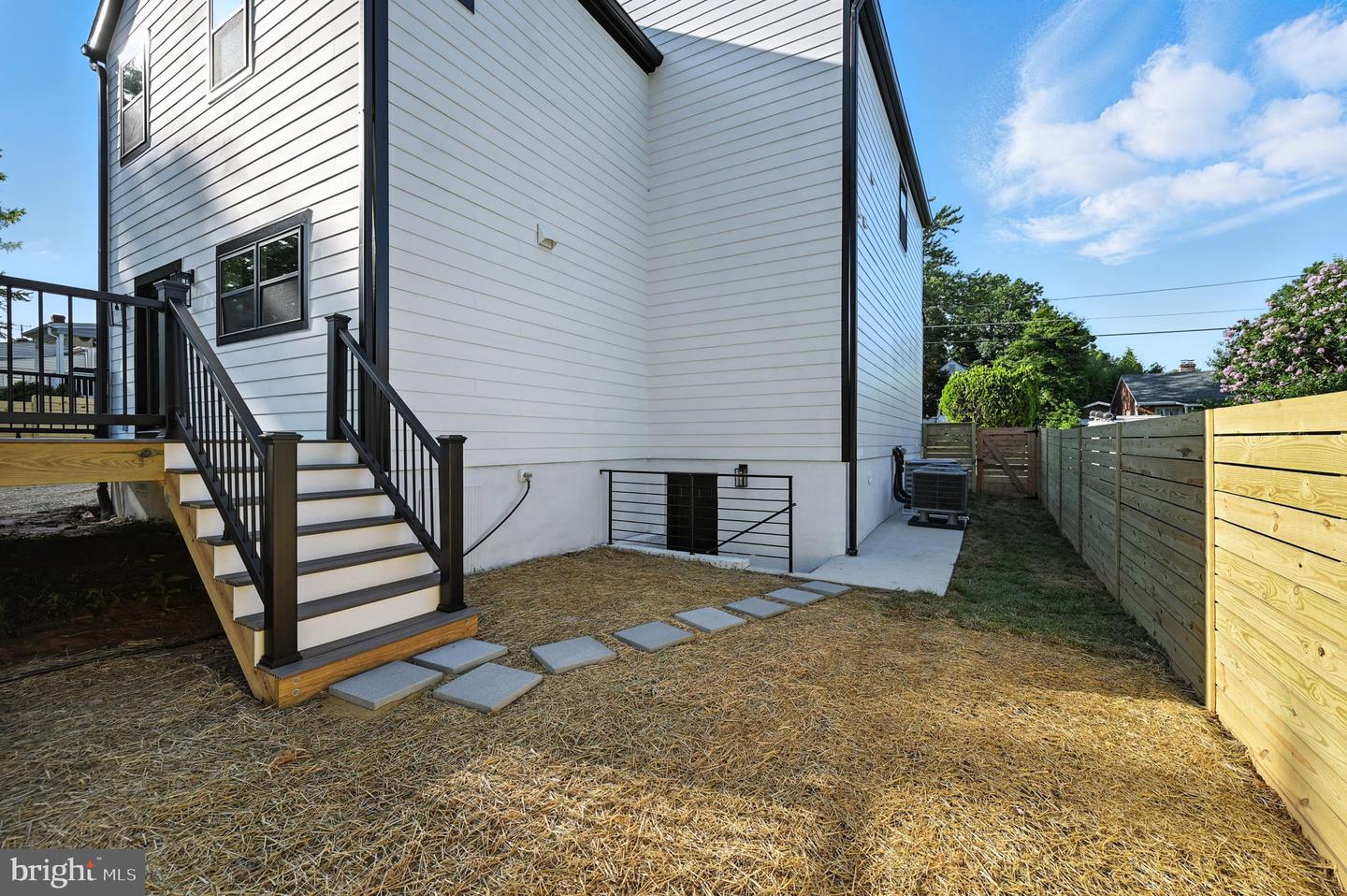 2809 MEMORIAL ST, ALEXANDRIA, Virginia 22306, 5 Bedrooms Bedrooms, ,4 BathroomsBathrooms,Residential,For sale,2809 MEMORIAL ST,VAFX2225708 MLS # VAFX2225708