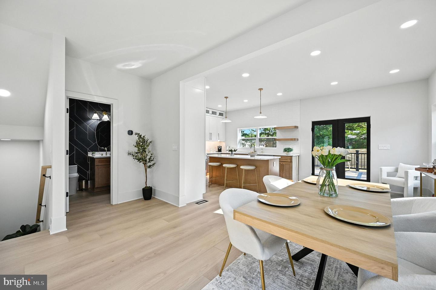 2809 MEMORIAL ST, ALEXANDRIA, Virginia 22306, 5 Bedrooms Bedrooms, ,4 BathroomsBathrooms,Residential,For sale,2809 MEMORIAL ST,VAFX2225708 MLS # VAFX2225708