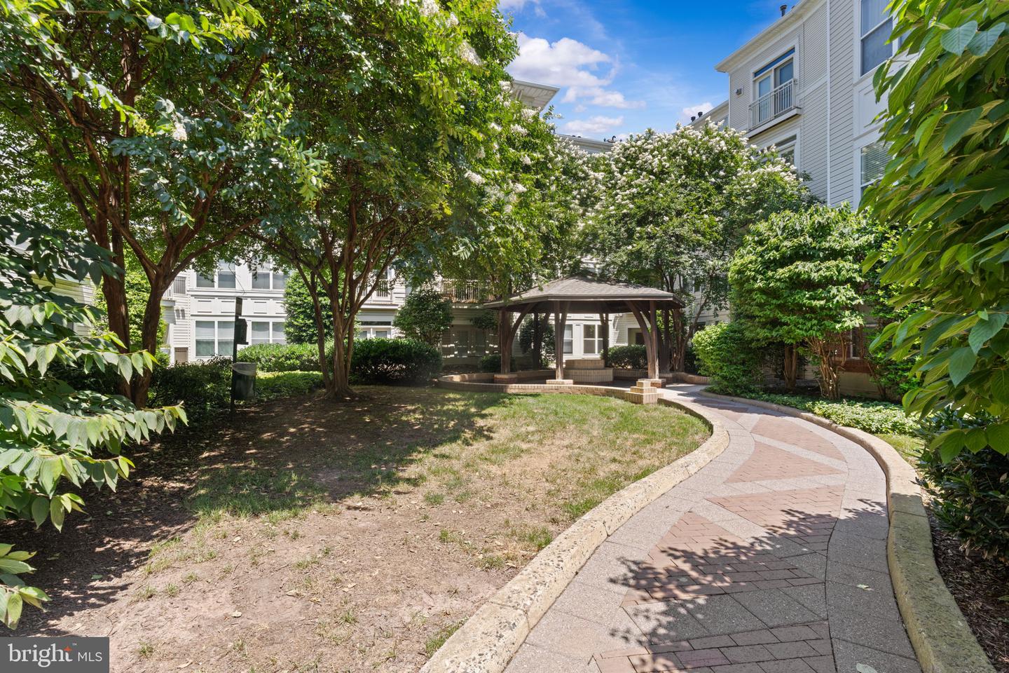 9480 VIRGINIA CENTER BLVD #127, VIENNA, Virginia 22181, 2 Bedrooms Bedrooms, ,2 BathroomsBathrooms,Residential,For sale,9480 VIRGINIA CENTER BLVD #127,VAFX2229328 MLS # VAFX2229328