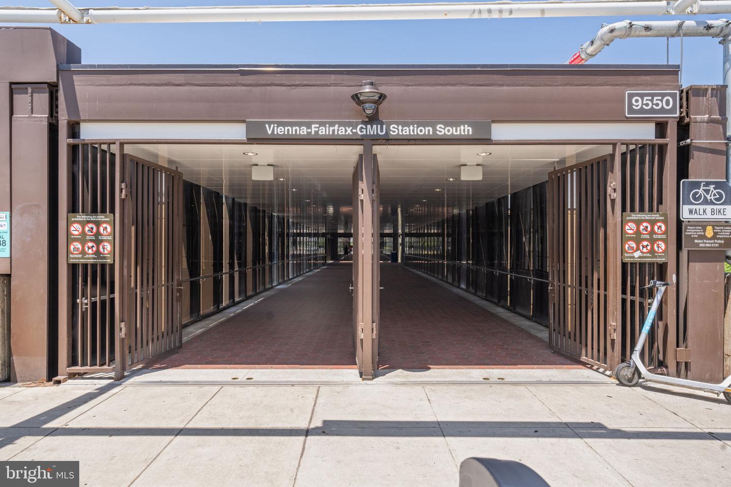 9480 VIRGINIA CENTER BLVD #127, VIENNA, Virginia 22181, 2 Bedrooms Bedrooms, ,2 BathroomsBathrooms,Residential,For sale,9480 VIRGINIA CENTER BLVD #127,VAFX2229328 MLS # VAFX2229328