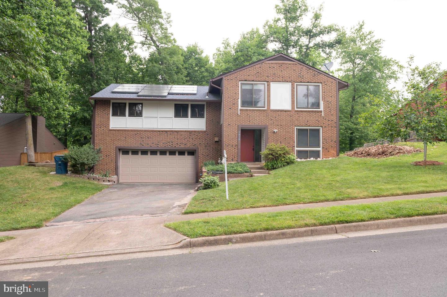 7814 WENDY RIDGE LN, ANNANDALE, Virginia 22003, 4 Bedrooms Bedrooms, ,3 BathroomsBathrooms,Residential,For sale,7814 WENDY RIDGE LN,VAFX2229404 MLS # VAFX2229404