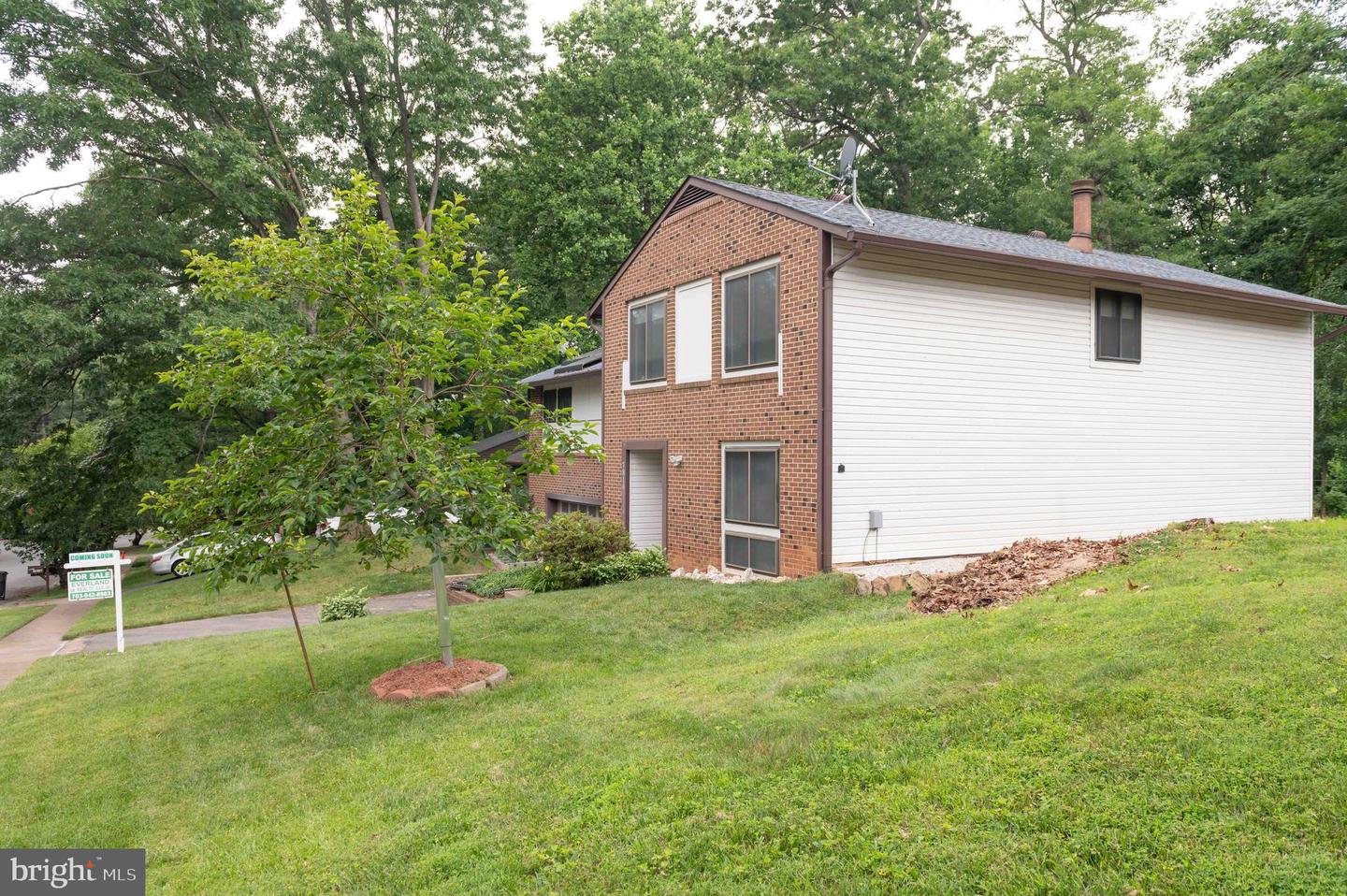 7814 WENDY RIDGE LN, ANNANDALE, Virginia 22003, 4 Bedrooms Bedrooms, ,3 BathroomsBathrooms,Residential,For sale,7814 WENDY RIDGE LN,VAFX2229404 MLS # VAFX2229404