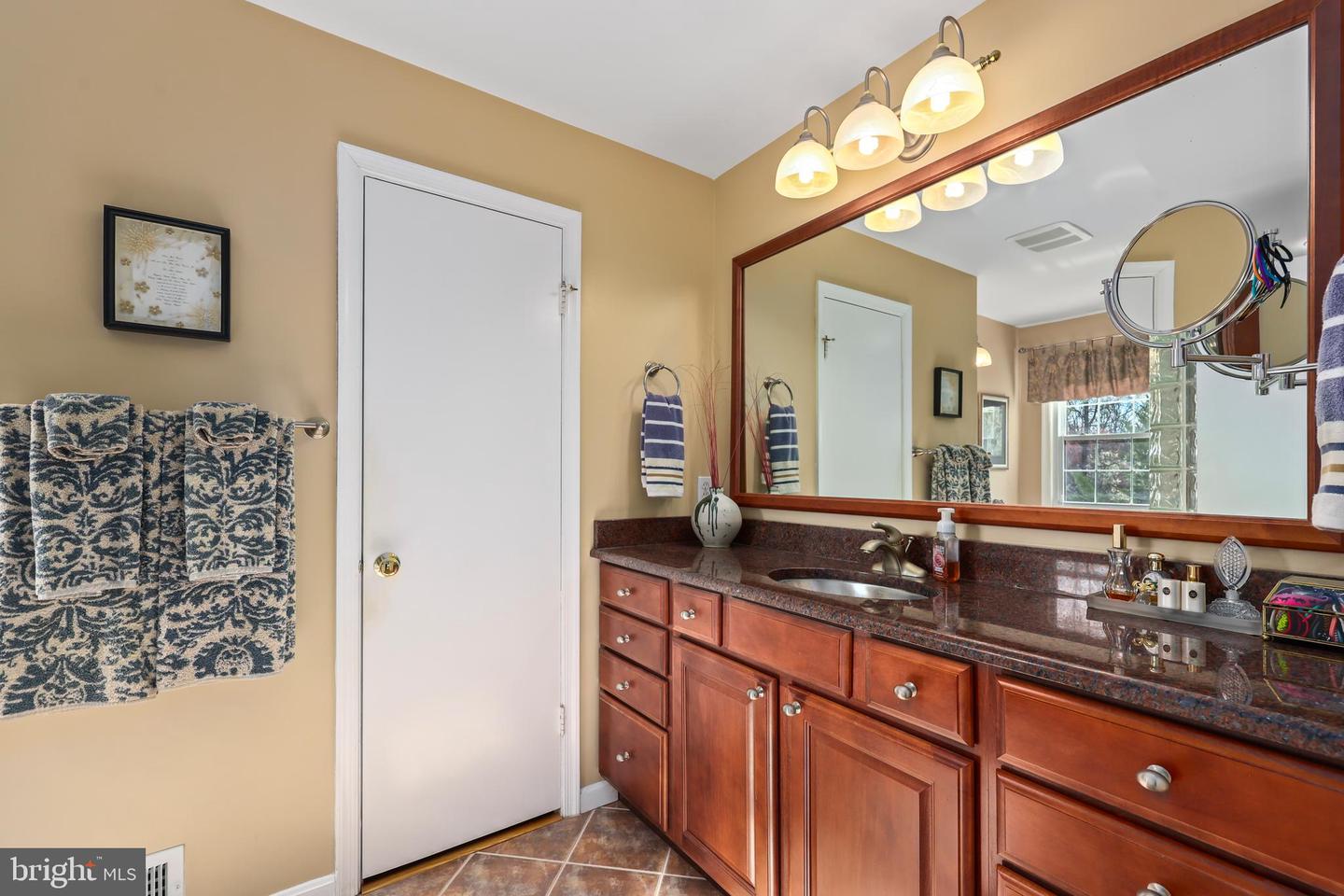 12801 OXON RD, HERNDON, Virginia 20171, 5 Bedrooms Bedrooms, ,3 BathroomsBathrooms,Residential,For sale,12801 OXON RD,VAFX2230738 MLS # VAFX2230738