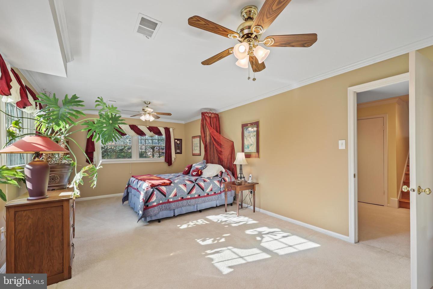 12801 OXON RD, HERNDON, Virginia 20171, 5 Bedrooms Bedrooms, ,3 BathroomsBathrooms,Residential,For sale,12801 OXON RD,VAFX2230738 MLS # VAFX2230738