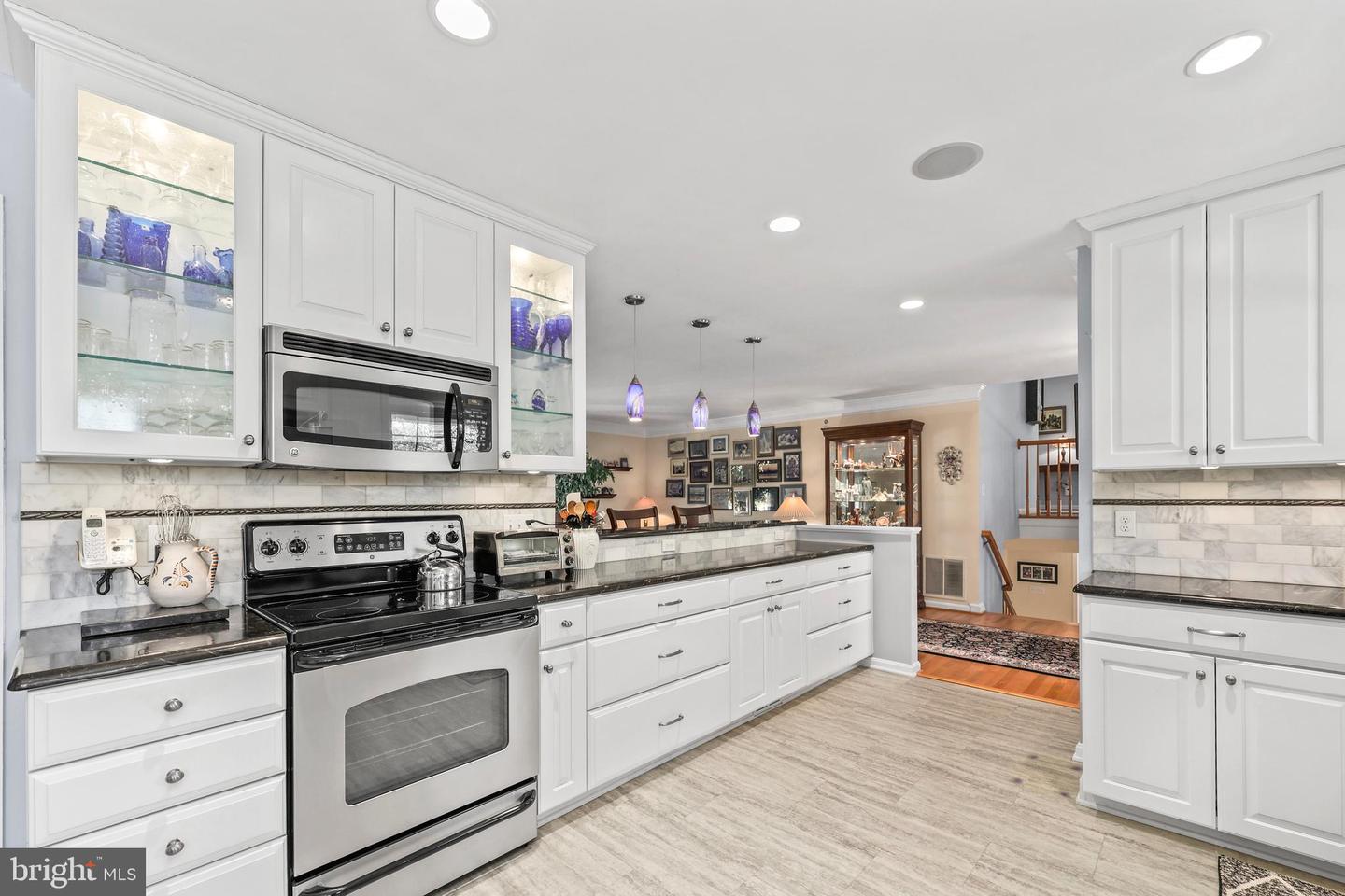 12801 OXON RD, HERNDON, Virginia 20171, 5 Bedrooms Bedrooms, ,3 BathroomsBathrooms,Residential,For sale,12801 OXON RD,VAFX2230738 MLS # VAFX2230738