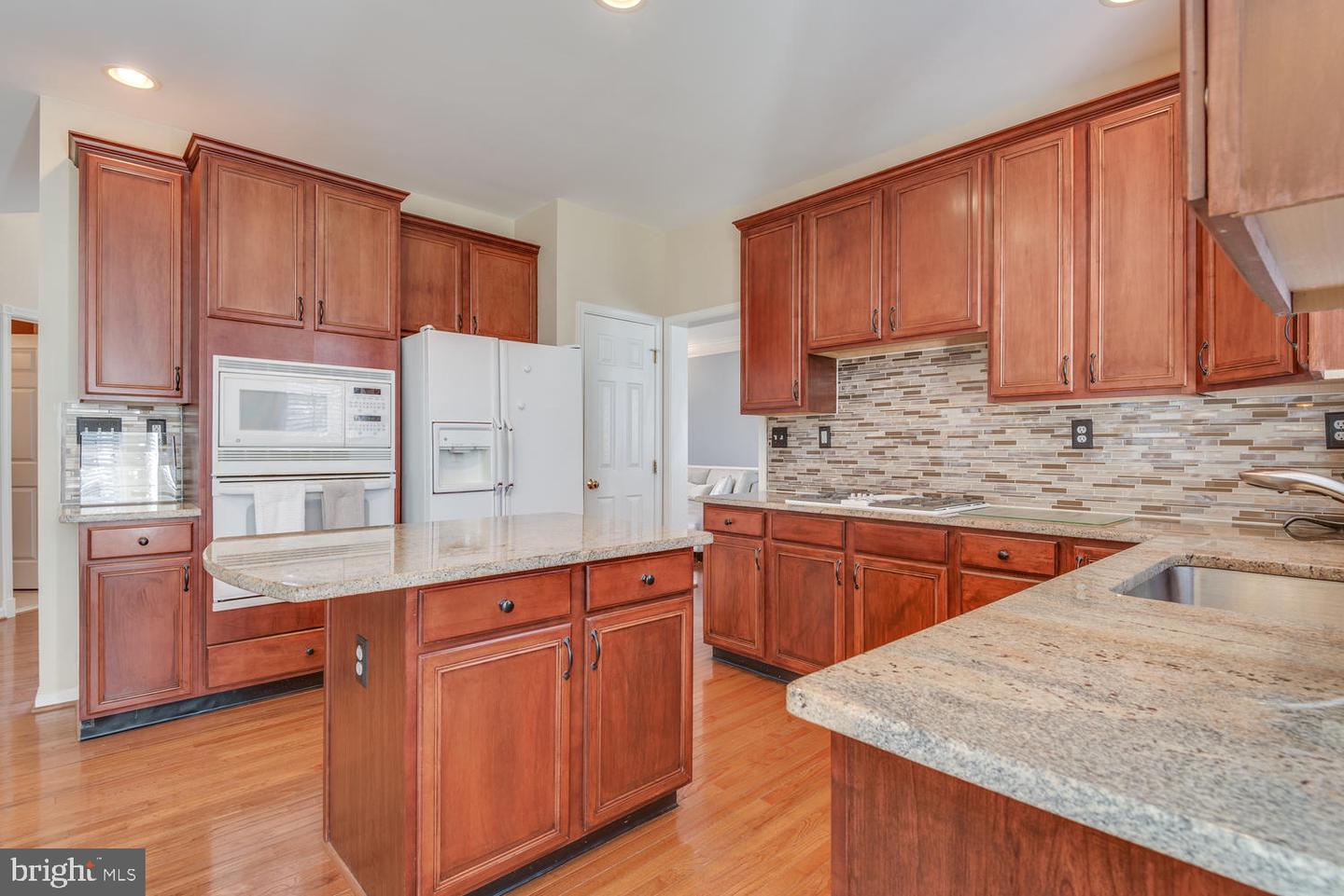 10857 HUNTER GATE WAY, RESTON, Virginia 20194, 4 Bedrooms Bedrooms, ,3 BathroomsBathrooms,Residential,For sale,10857 HUNTER GATE WAY,VAFX2231234 MLS # VAFX2231234