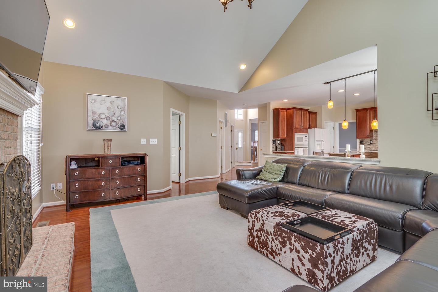 10857 HUNTER GATE WAY, RESTON, Virginia 20194, 4 Bedrooms Bedrooms, ,3 BathroomsBathrooms,Residential,For sale,10857 HUNTER GATE WAY,VAFX2231234 MLS # VAFX2231234