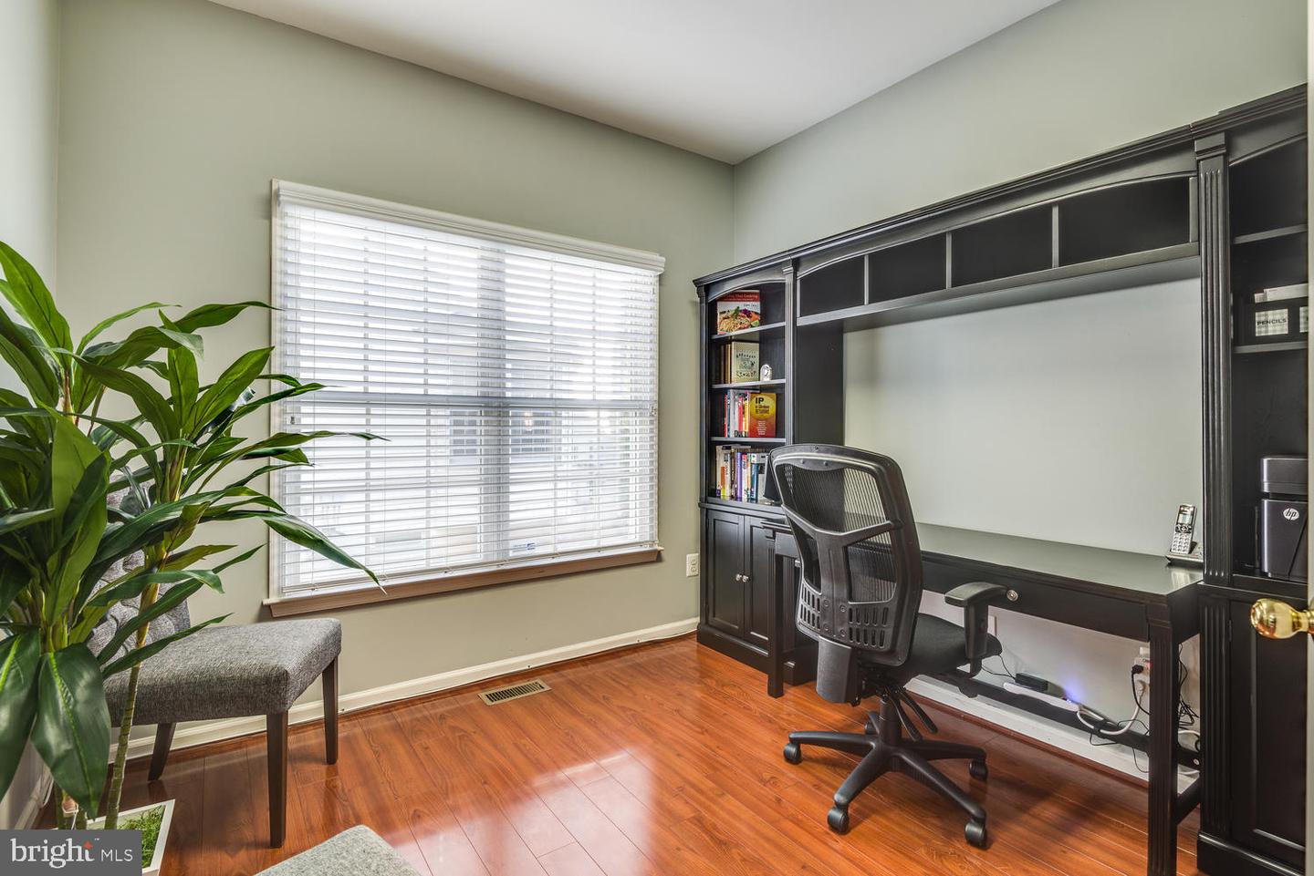 10857 HUNTER GATE WAY, RESTON, Virginia 20194, 4 Bedrooms Bedrooms, ,3 BathroomsBathrooms,Residential,For sale,10857 HUNTER GATE WAY,VAFX2231234 MLS # VAFX2231234