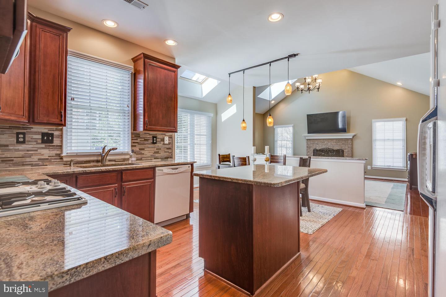 10857 HUNTER GATE WAY, RESTON, Virginia 20194, 4 Bedrooms Bedrooms, ,3 BathroomsBathrooms,Residential,For sale,10857 HUNTER GATE WAY,VAFX2231234 MLS # VAFX2231234