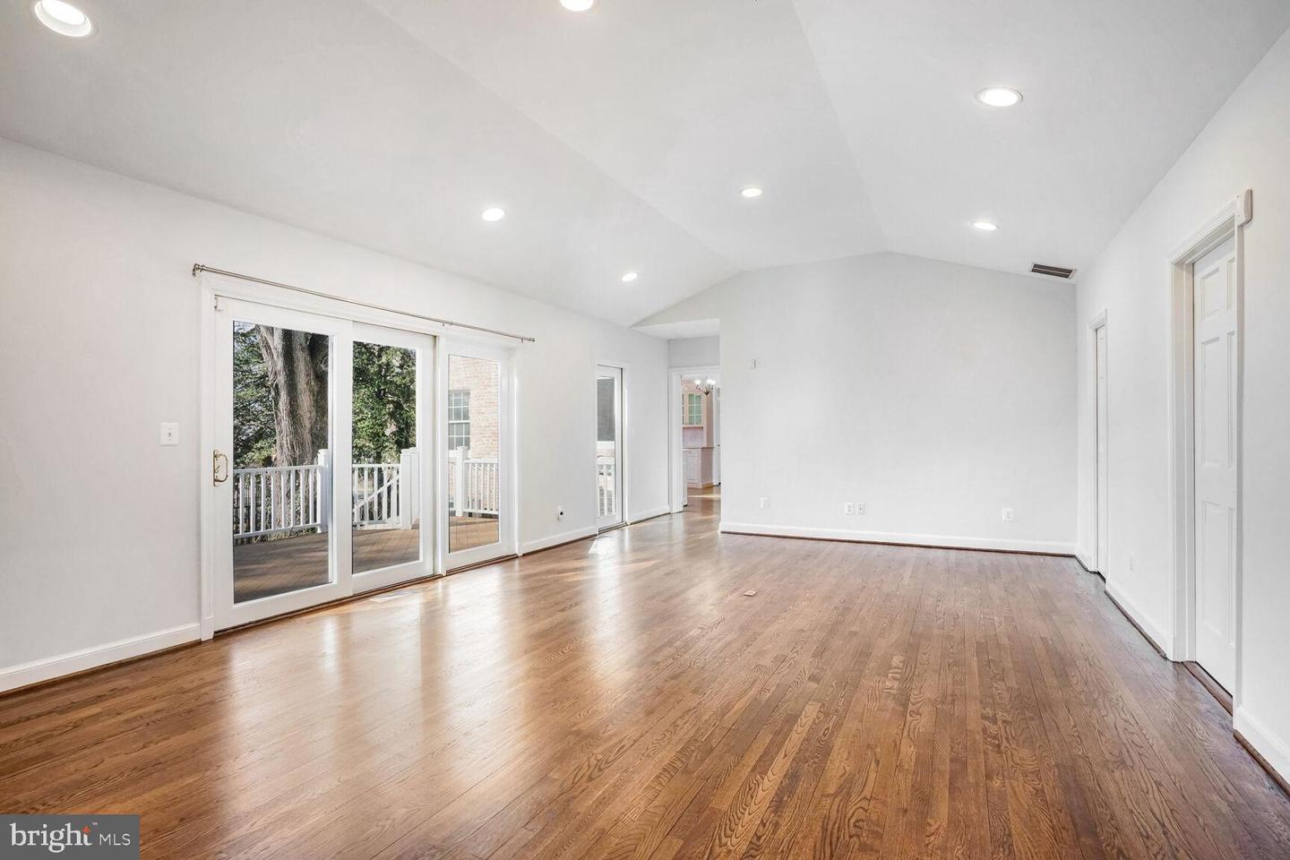 4224 VAN NESS ST NW, WASHINGTON, District Of Columbia 20016, 7 Bedrooms Bedrooms, ,6 BathroomsBathrooms,Residential,For sale,4224 VAN NESS ST NW,DCDC2193544 MLS # DCDC2193544